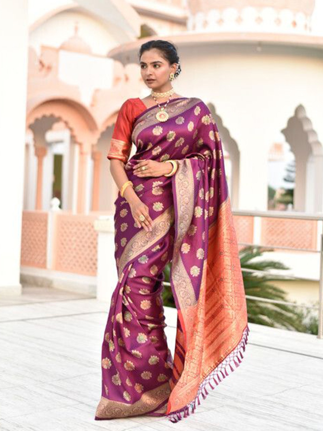 

sagarika Woven Design Banarasi Saree, Magenta