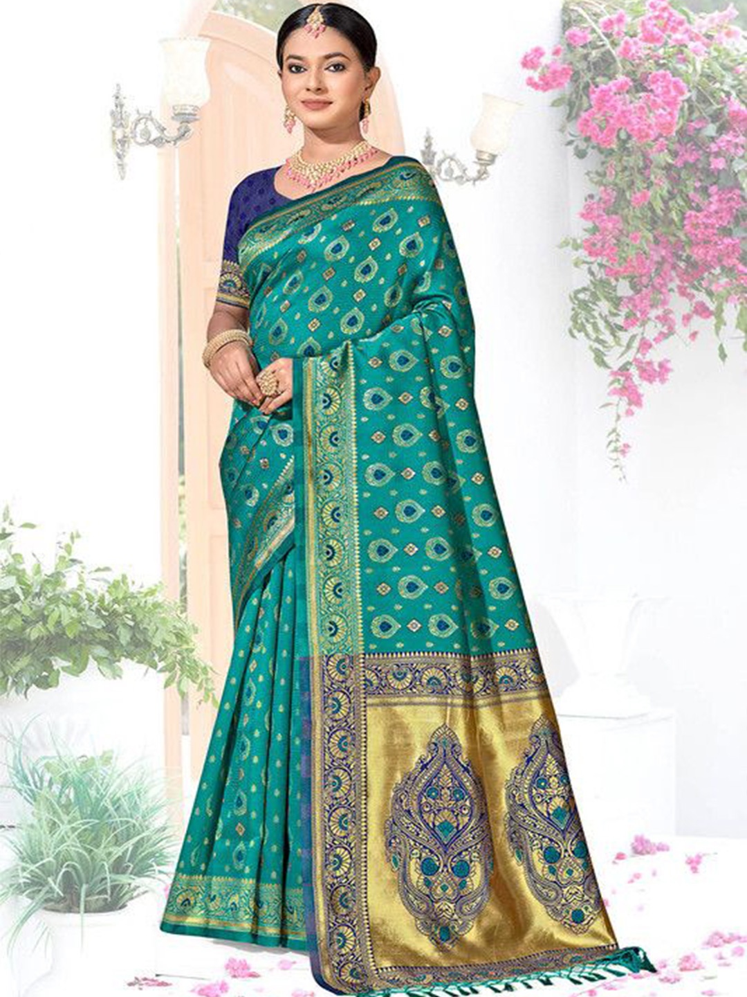 

sagarika Woven Design Zari Kanjeevaram Saree, Turquoise blue