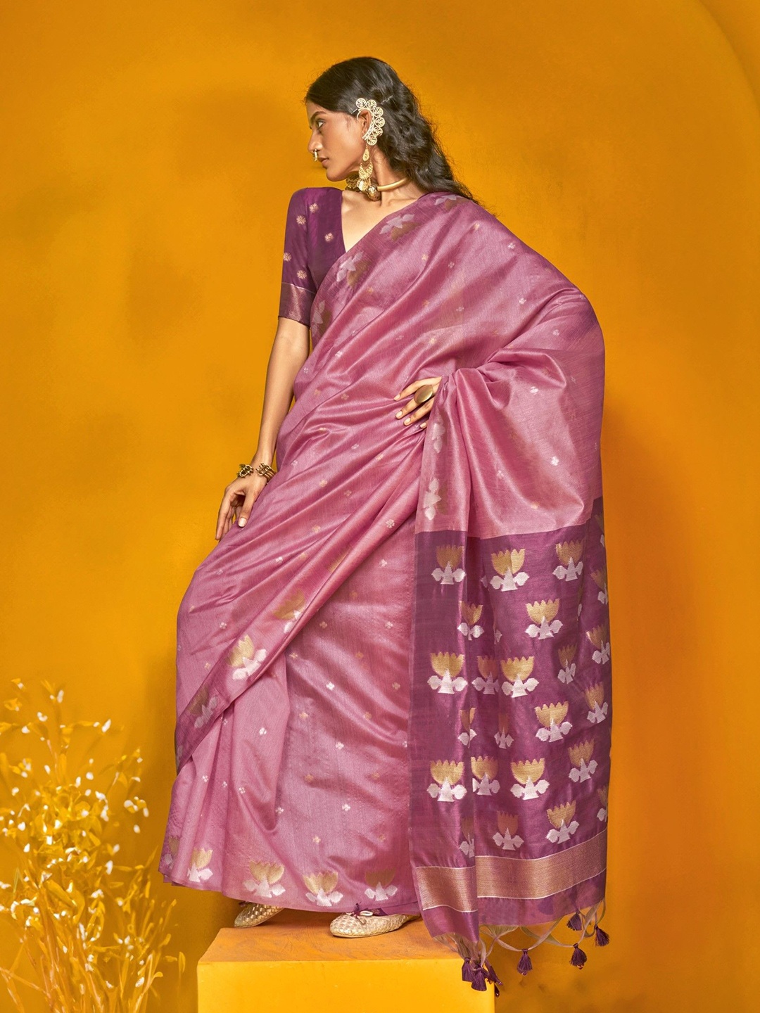 

Kriyansh Woven Design Banarasi Saree, Pink