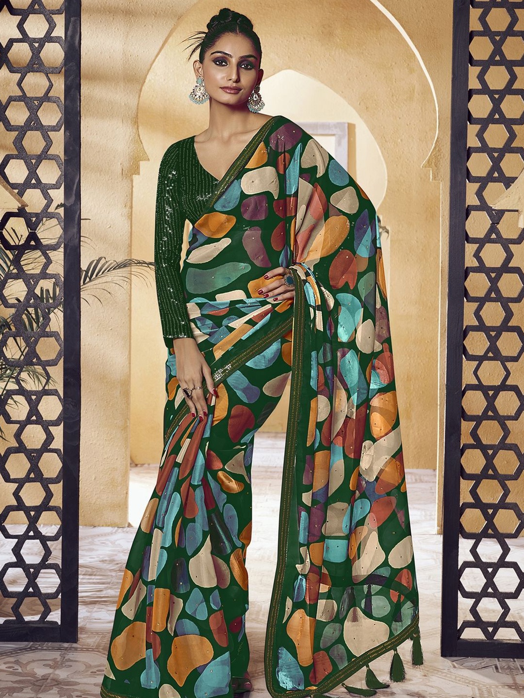 

Suha Abstract Printed Embellished Satin Saree, Black