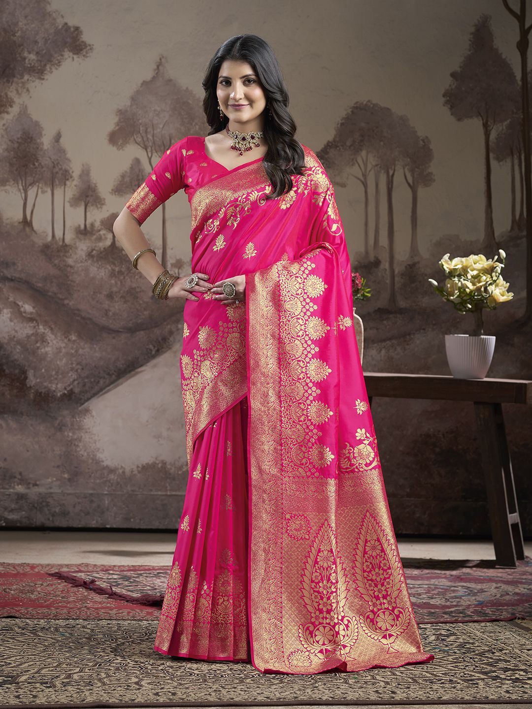 

Manu Designer Ethnic Motifs Zari Silk Blend Banarasi Saree, Pink