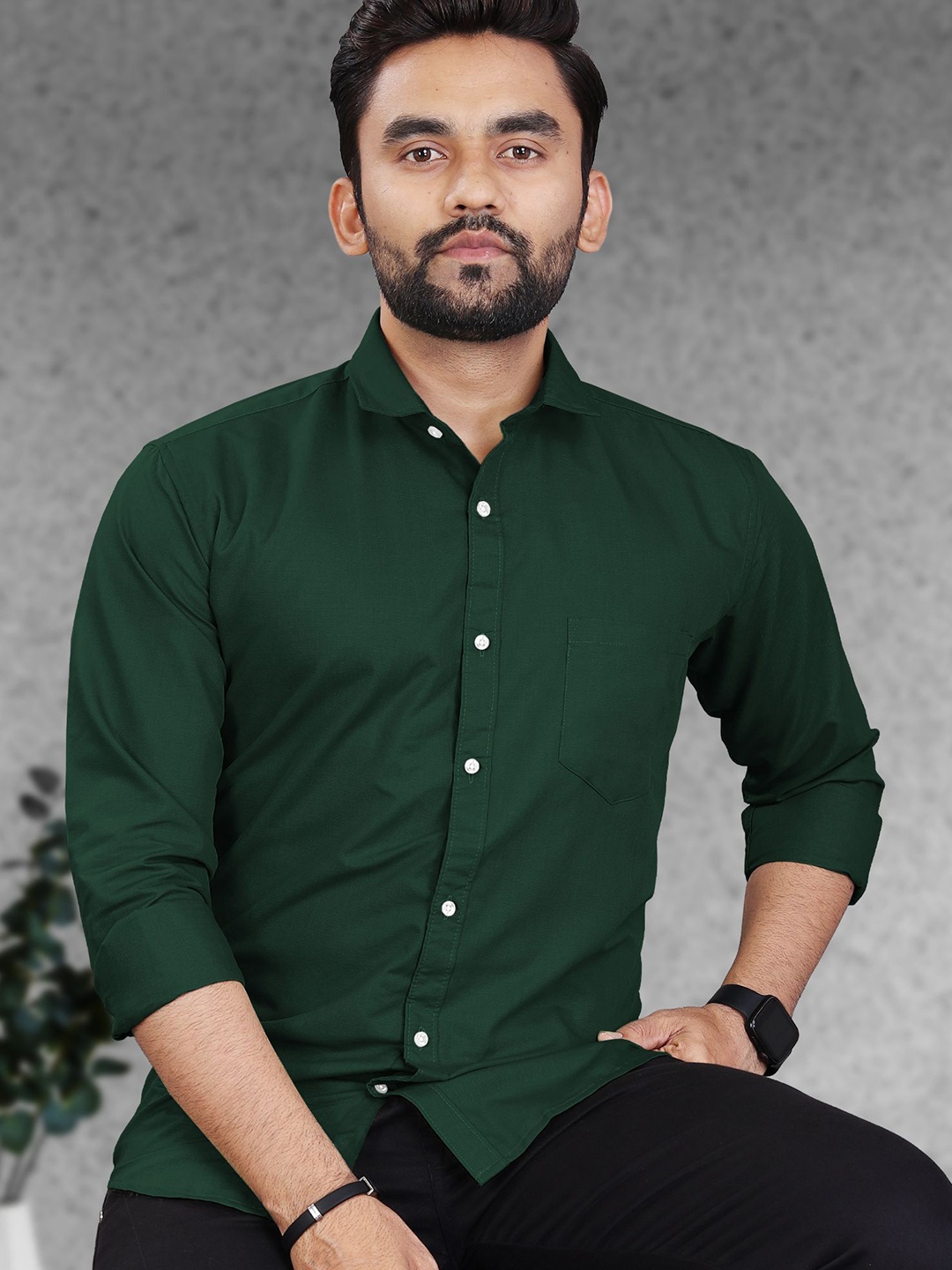 

VeBNoR Men Standard Fit Solid Spread Collar Casual Shirt, Green