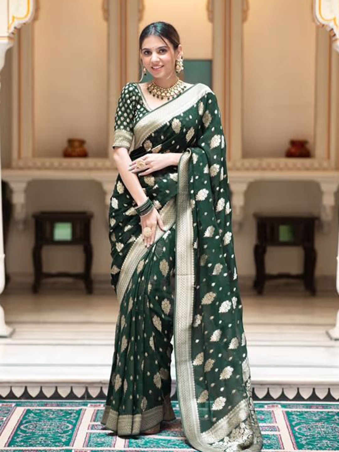 

MAGMINA Woven Design Zari Silk Blend Designer Banarasi Saree, Green