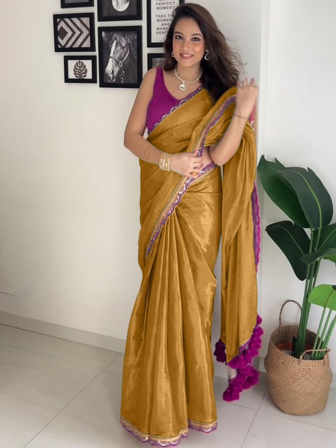 

Anouk Embroidered Tissue Saree, Gold