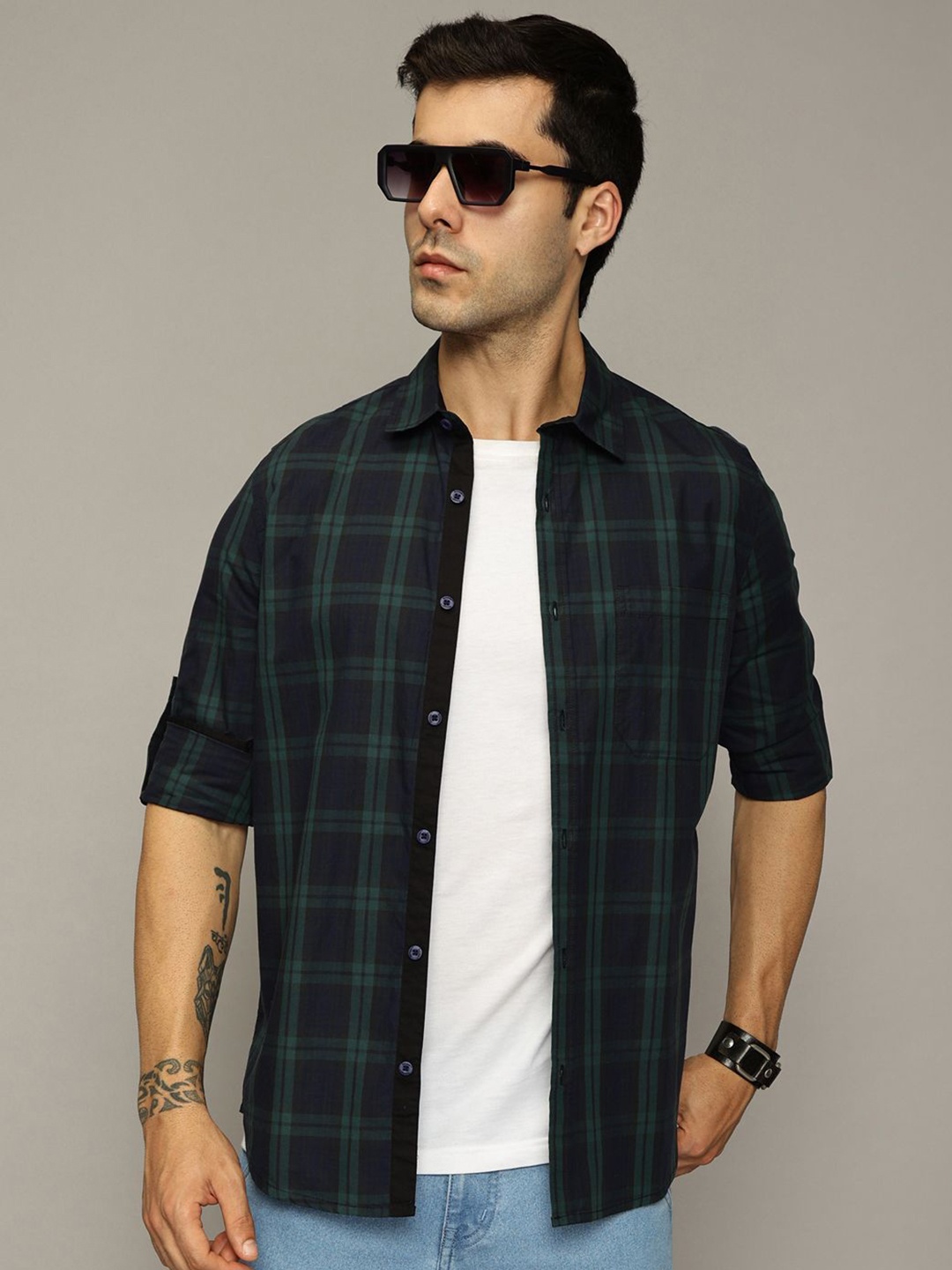 

The Roadster Lifestyle Co. Men Premium Fit Windowpane Checked Cotton Casual Shirt, Green