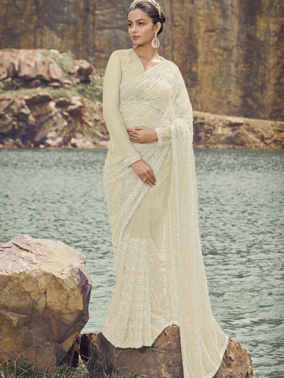 

Suha Embellished Sequinned Net Saree, Cream