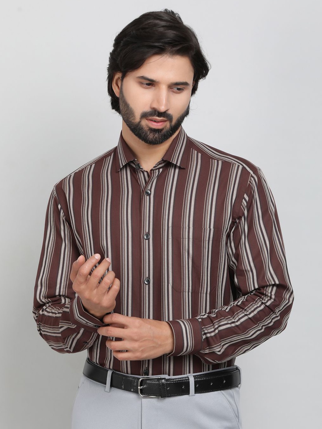 

METAL Men Slim Fit Opaque Striped Formal Shirt, Maroon