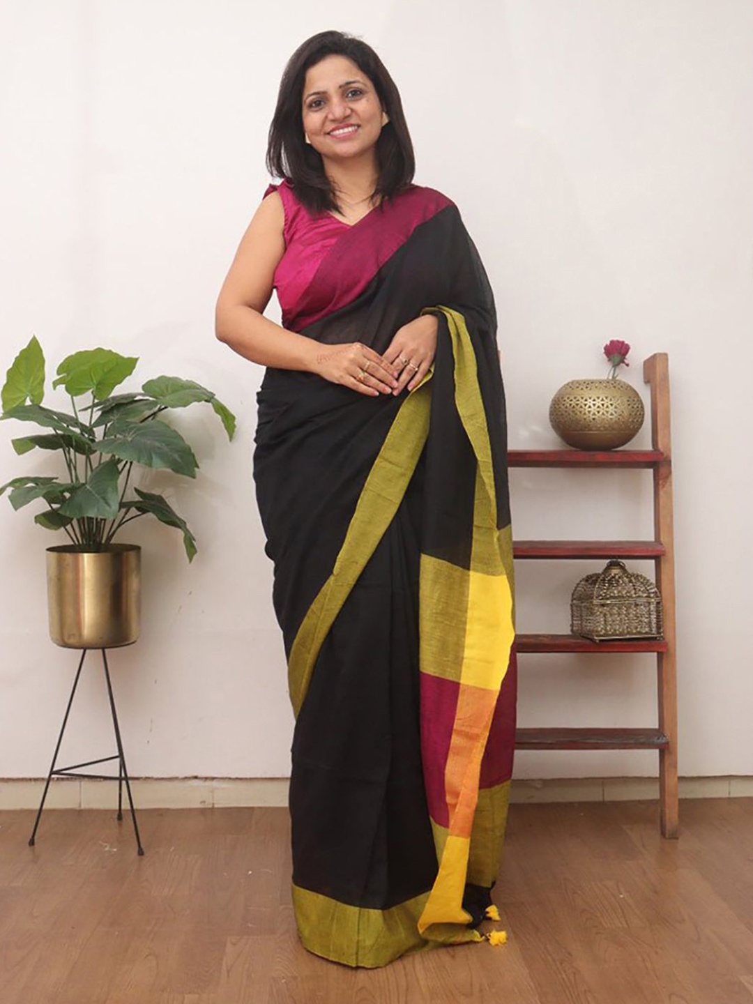 

Luxurionworld Pure Cotton Saree, Black
