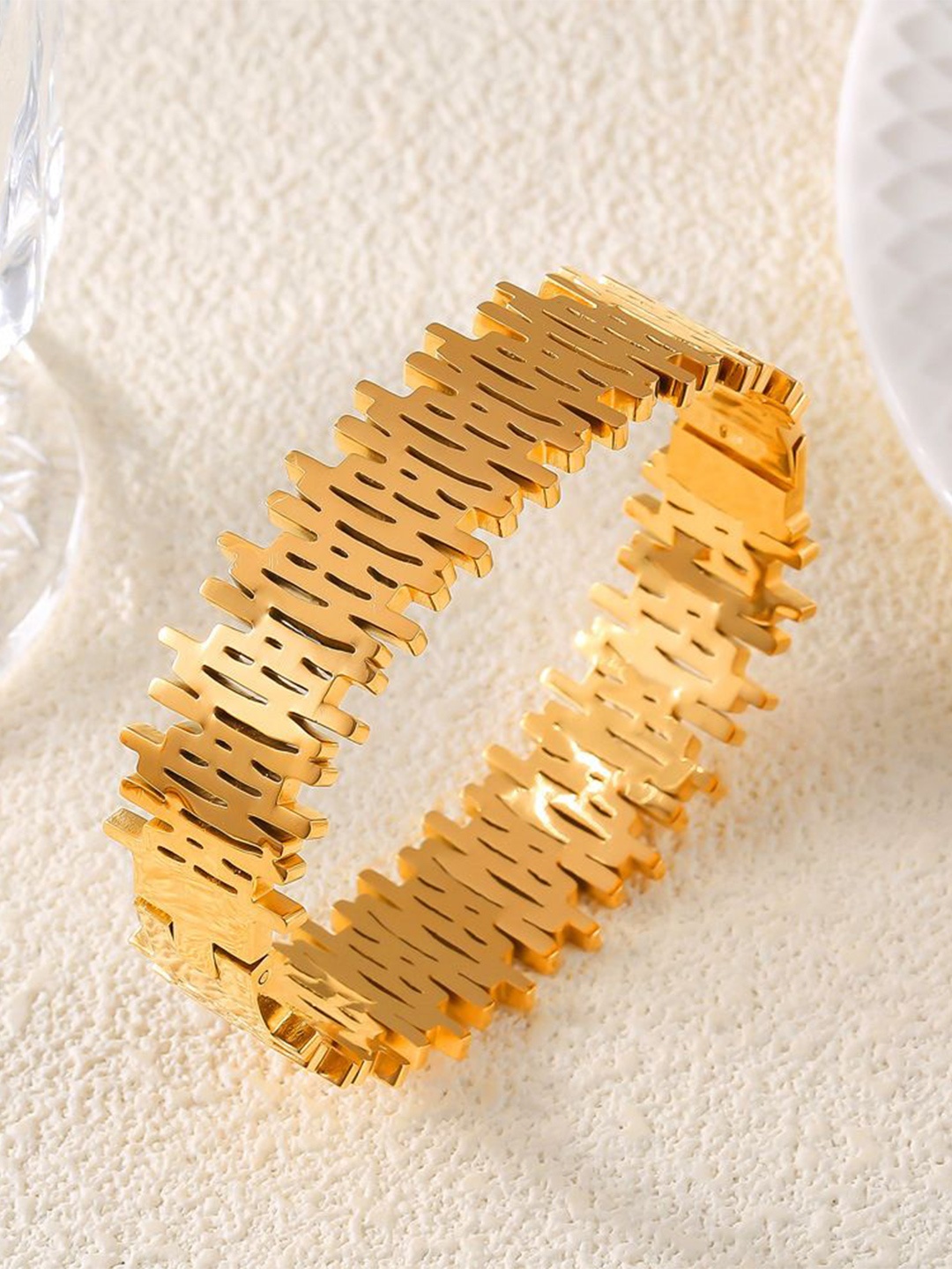 

DIVASTRI Gold-Plated Stainless Steel Anti-Tarnish Kada Bracelet