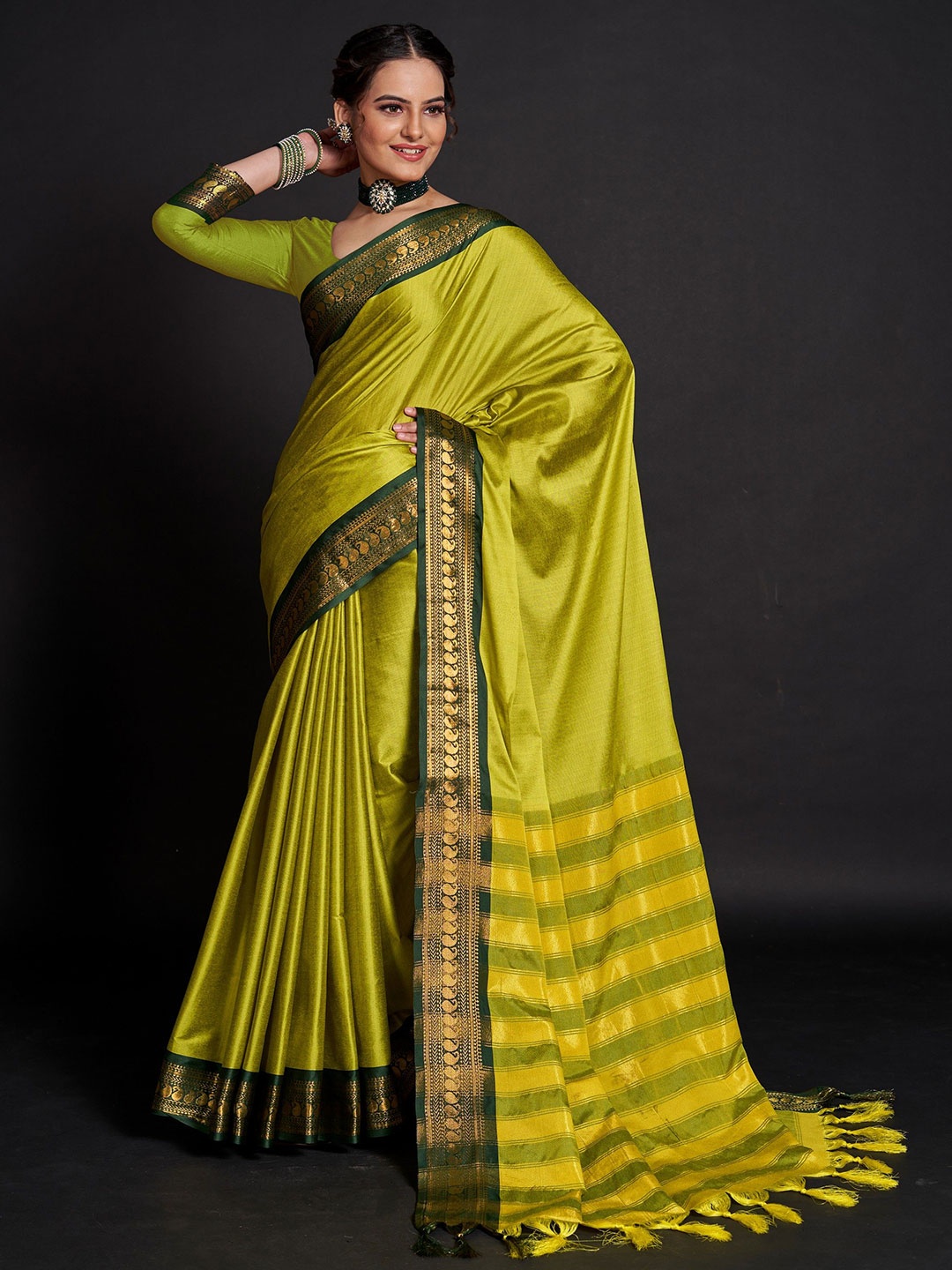 

KSM PRINTS Woven Design Art Silk Saree, Green