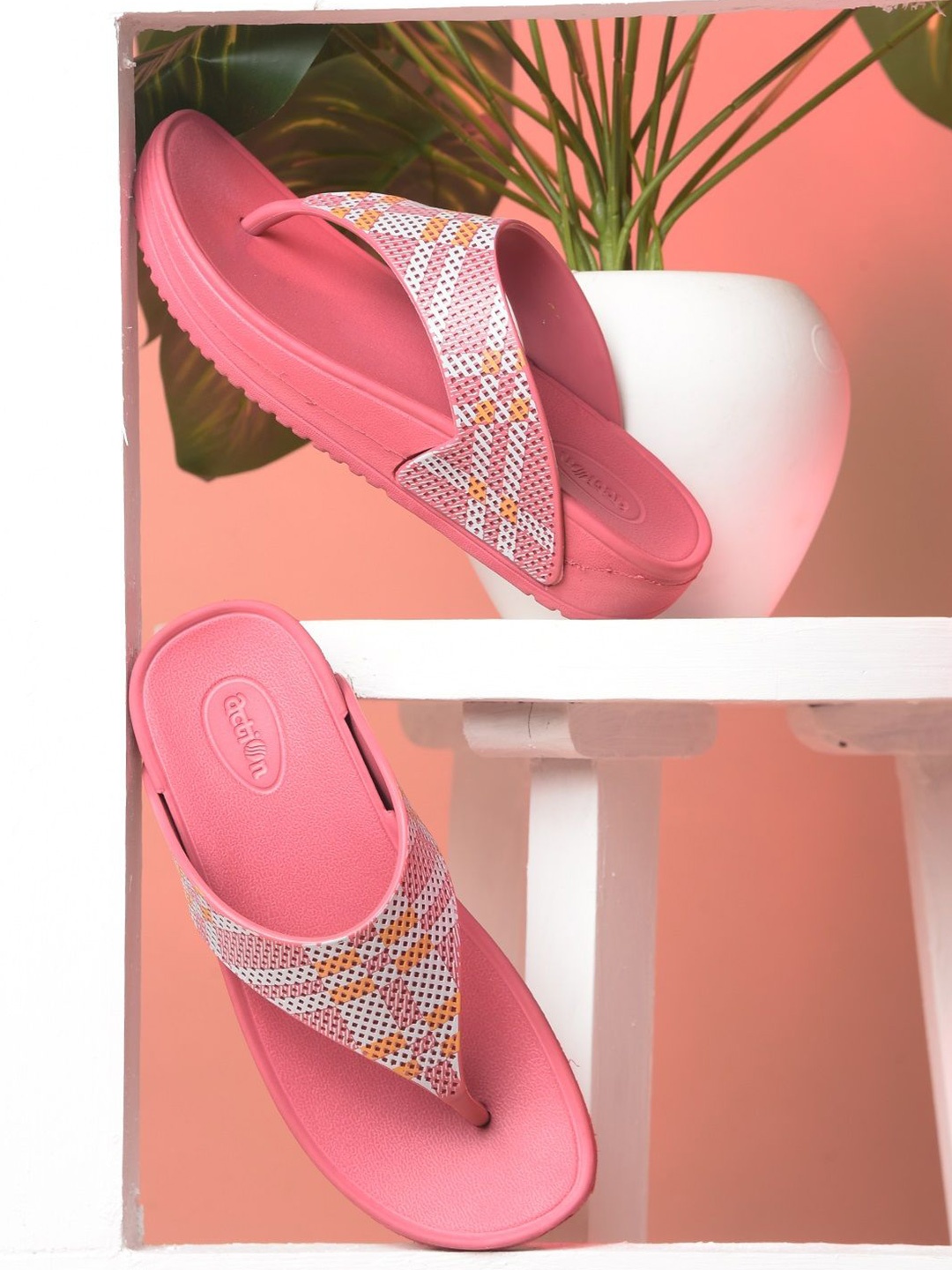 

Action Women Thong Flip-Flops, Pink