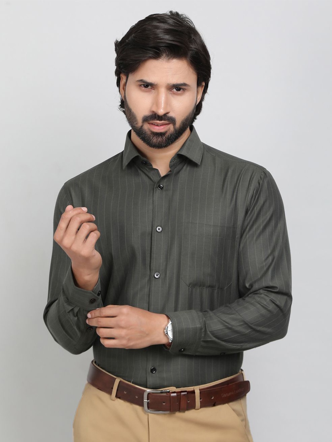 

Greenfibre Men Slim Fit Opaque Striped Formal Shirt, Green