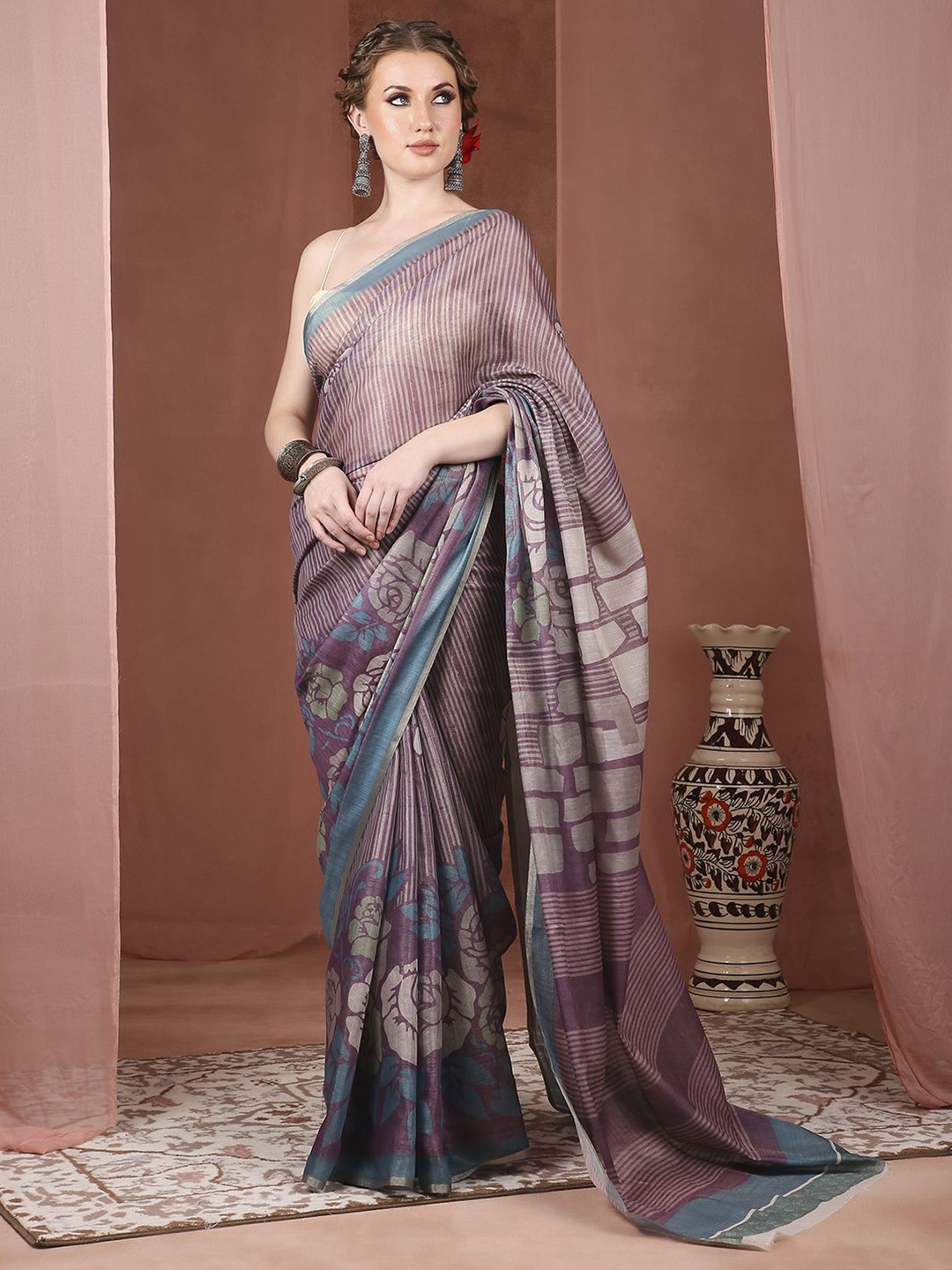 

JUST FASHION Women Floral Printed Saree With Blouse Piece, Magenta