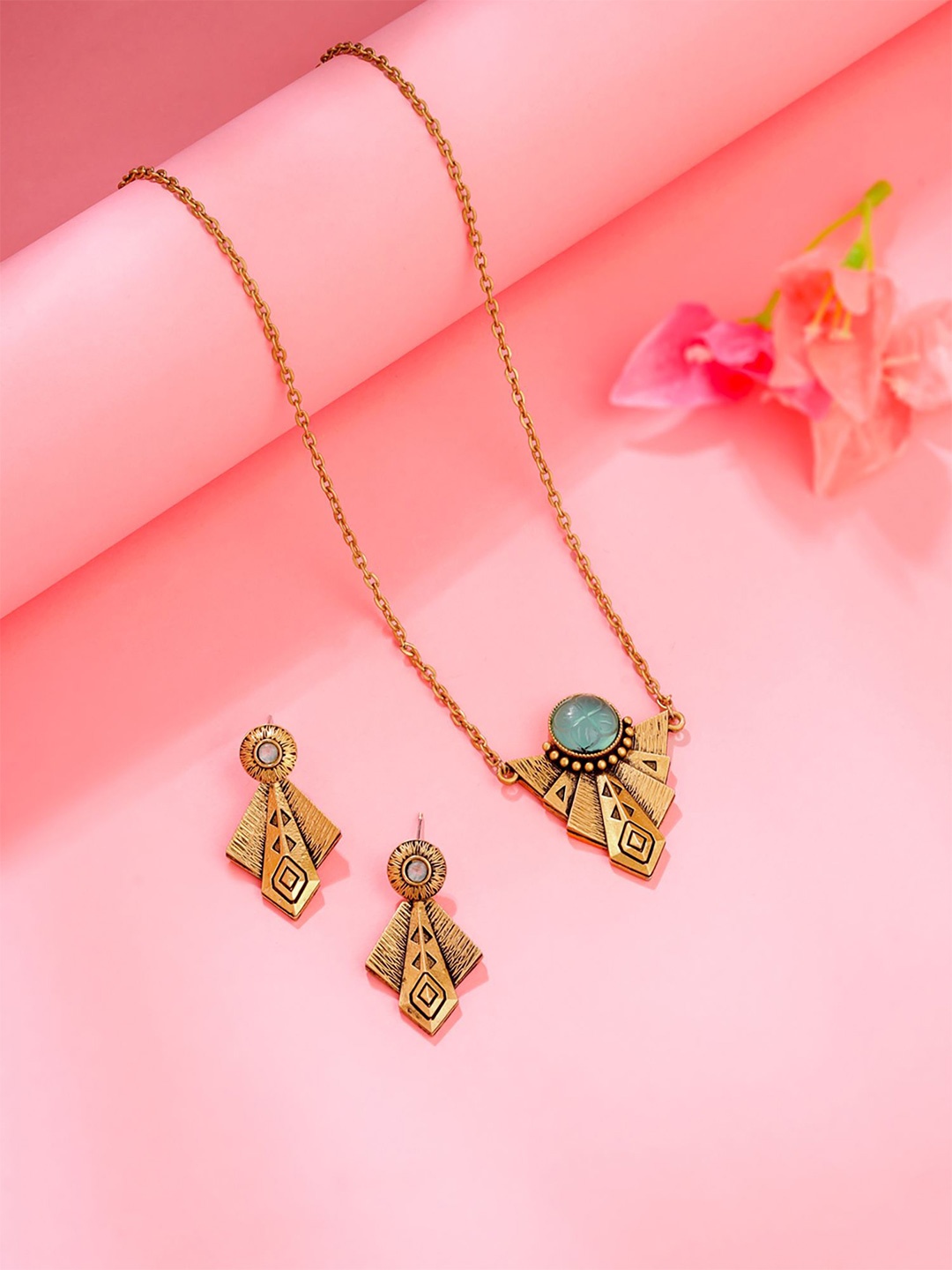 

Yellow Chimes Gold-Plated Artificial Stone Studded Jewellery Set