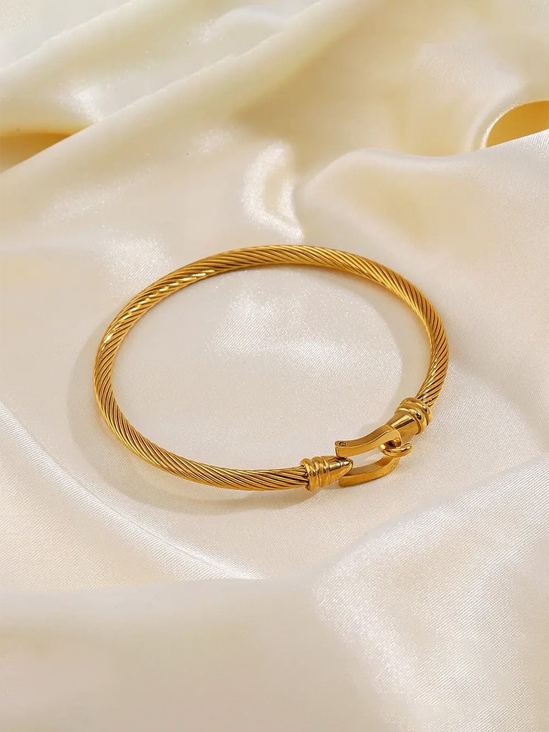 

MEENAZ Gold-Plated Stainless Steel Anti-Tarnish Kada Bracelet