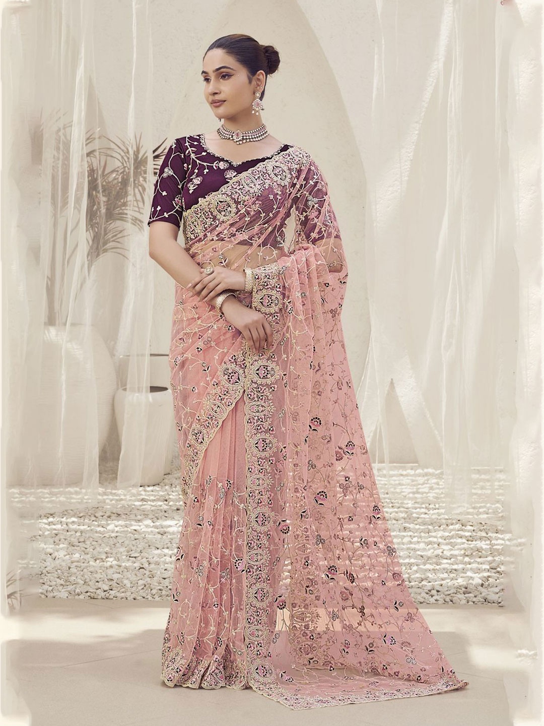 

Suha Floral Embroidered Zari Net Saree, Pink