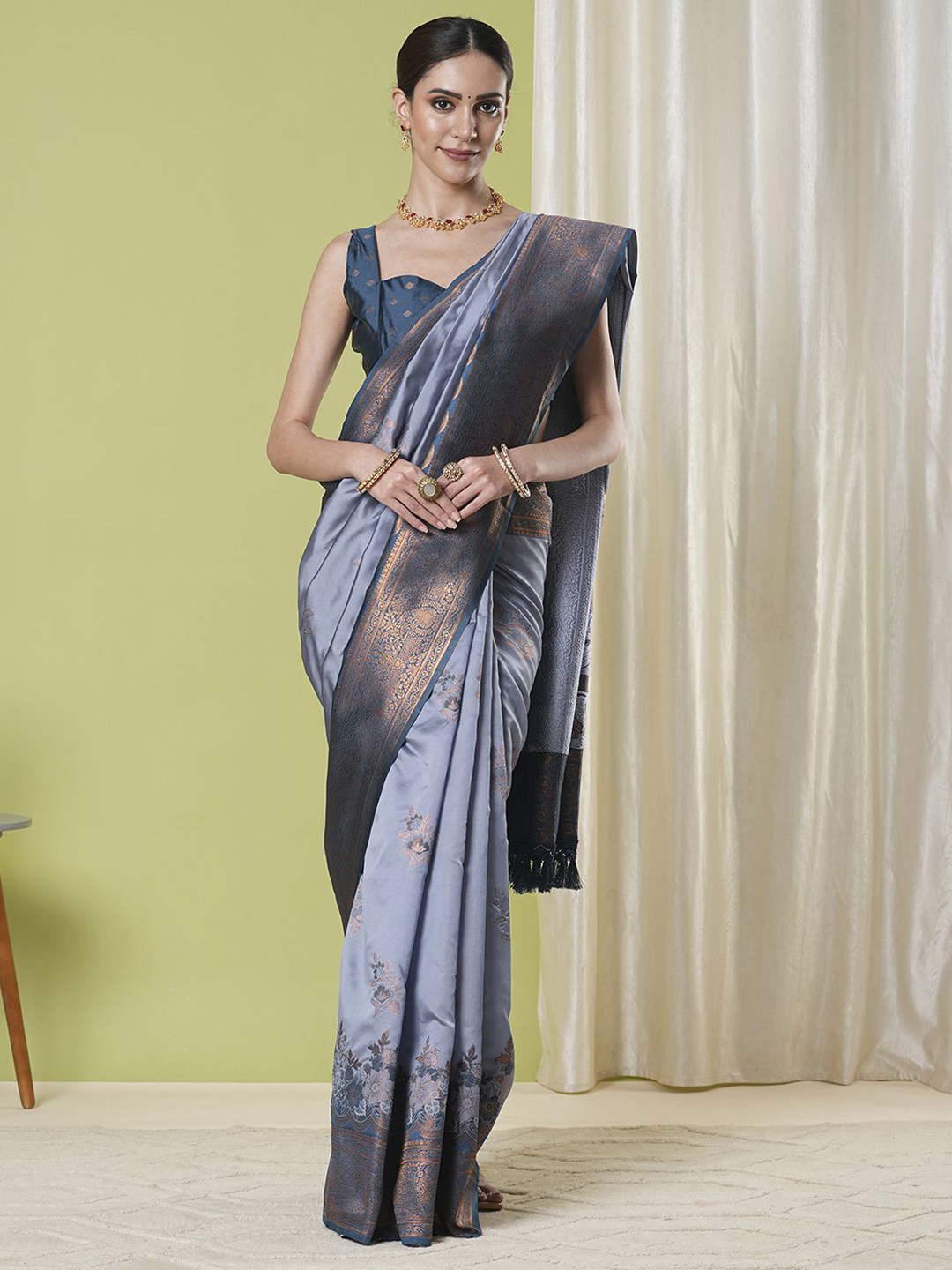 

KAYOMMI Floral Zari Banarasi Saree, Lavender