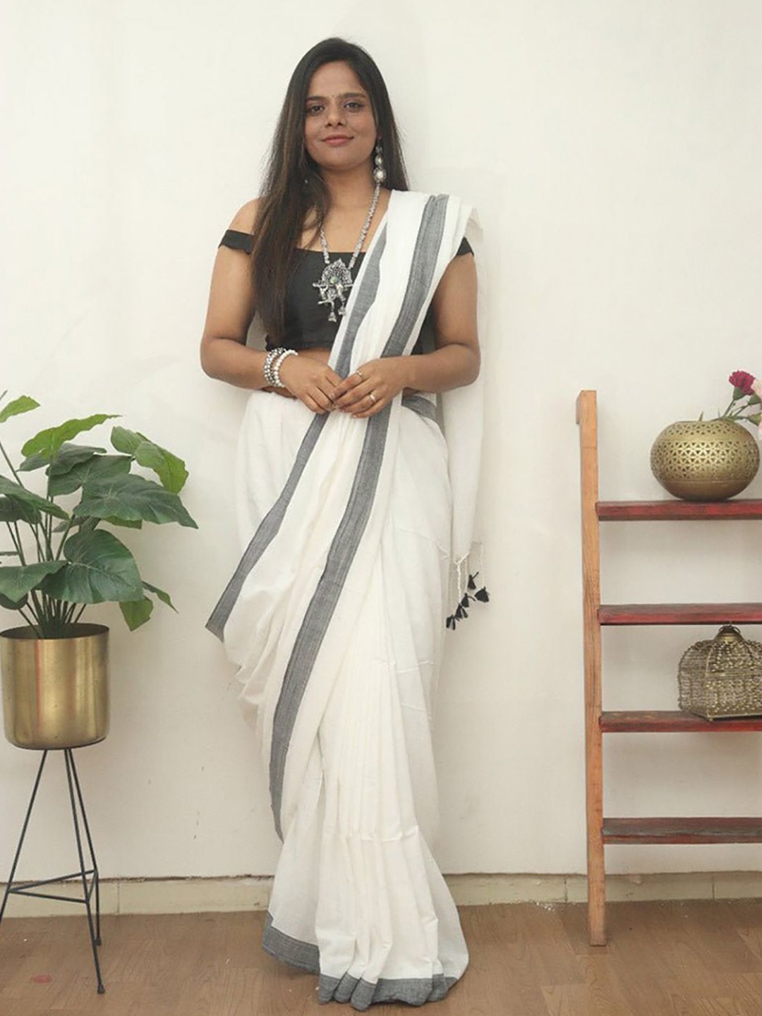 

Luxurionworld Pure Cotton Saree, White