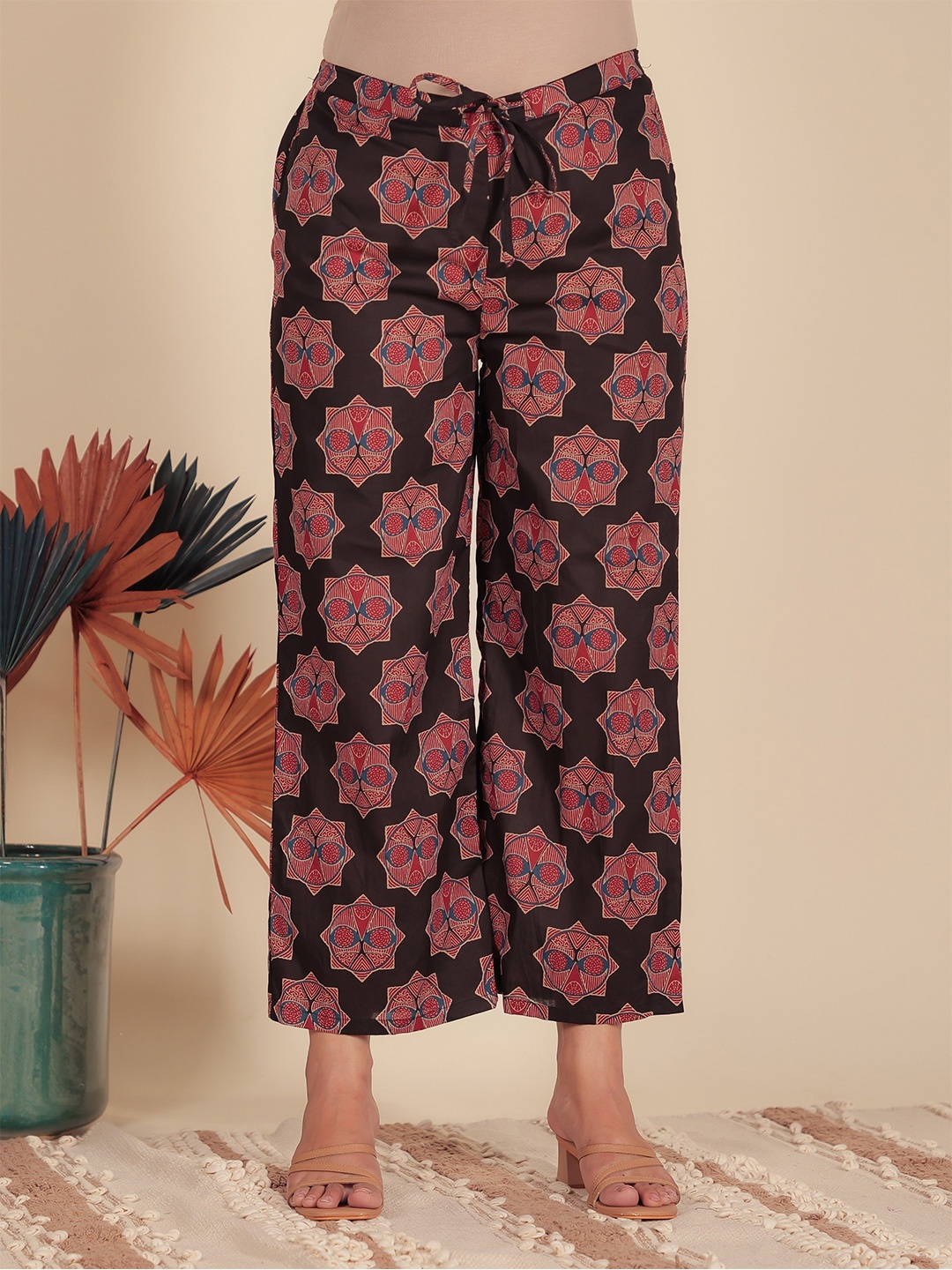 

Aramya Women Ethnic Motifs Printed Ethnic Palazzos, Black