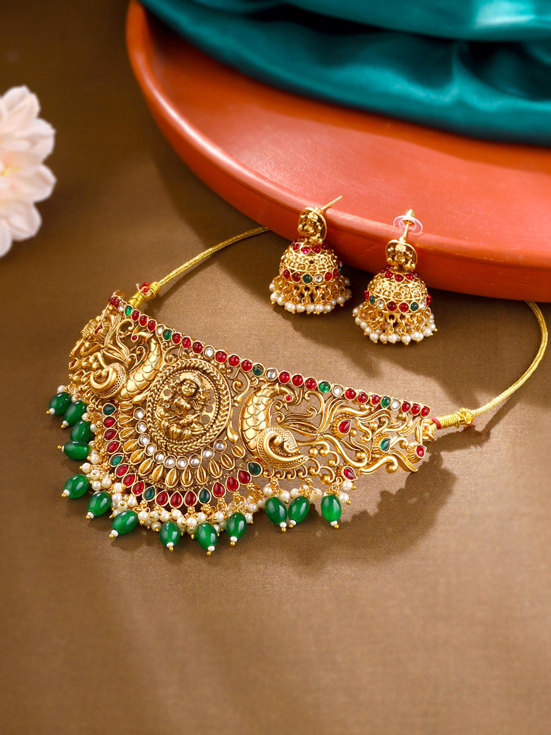 

Yellow Chimes Ethnic Gold-Plated Artificial Stone-Studded & Beaded Jewellery Set