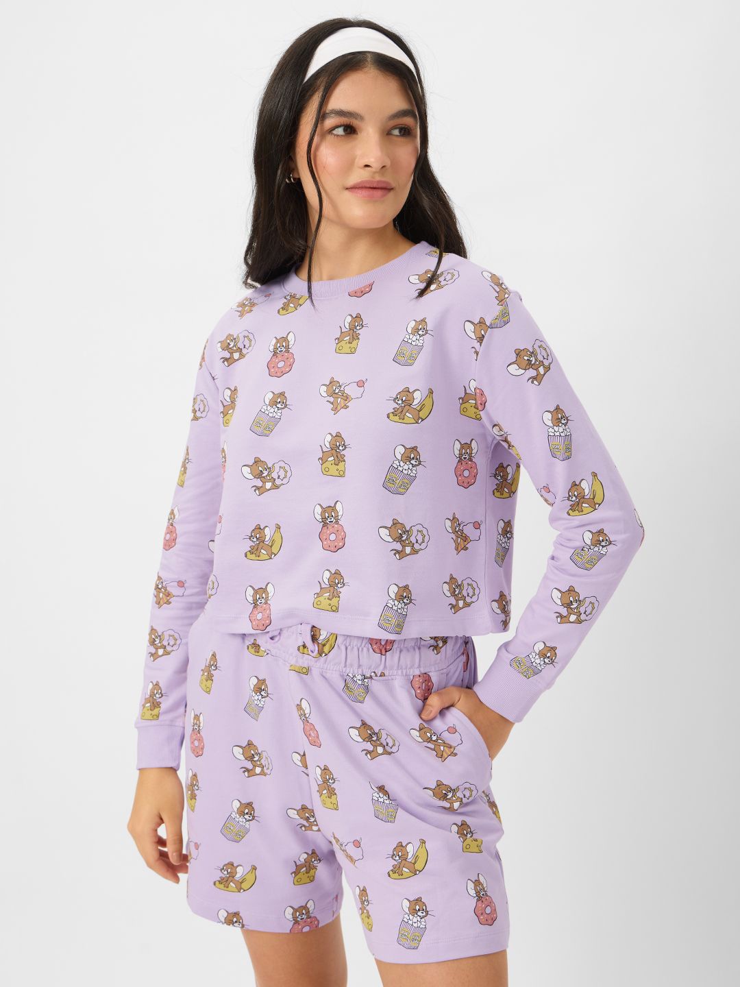 

The Souled Store Tom & Jerry: Jerry Wants A Snack Printed T-Shirt With Short, Lavender
