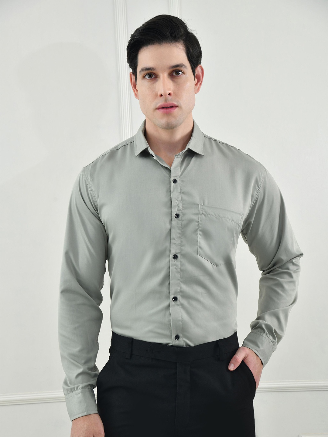 

Streetsutra Men Comfort Slim Fit Spread Collar Solid Cotton Formal Shirt, Grey