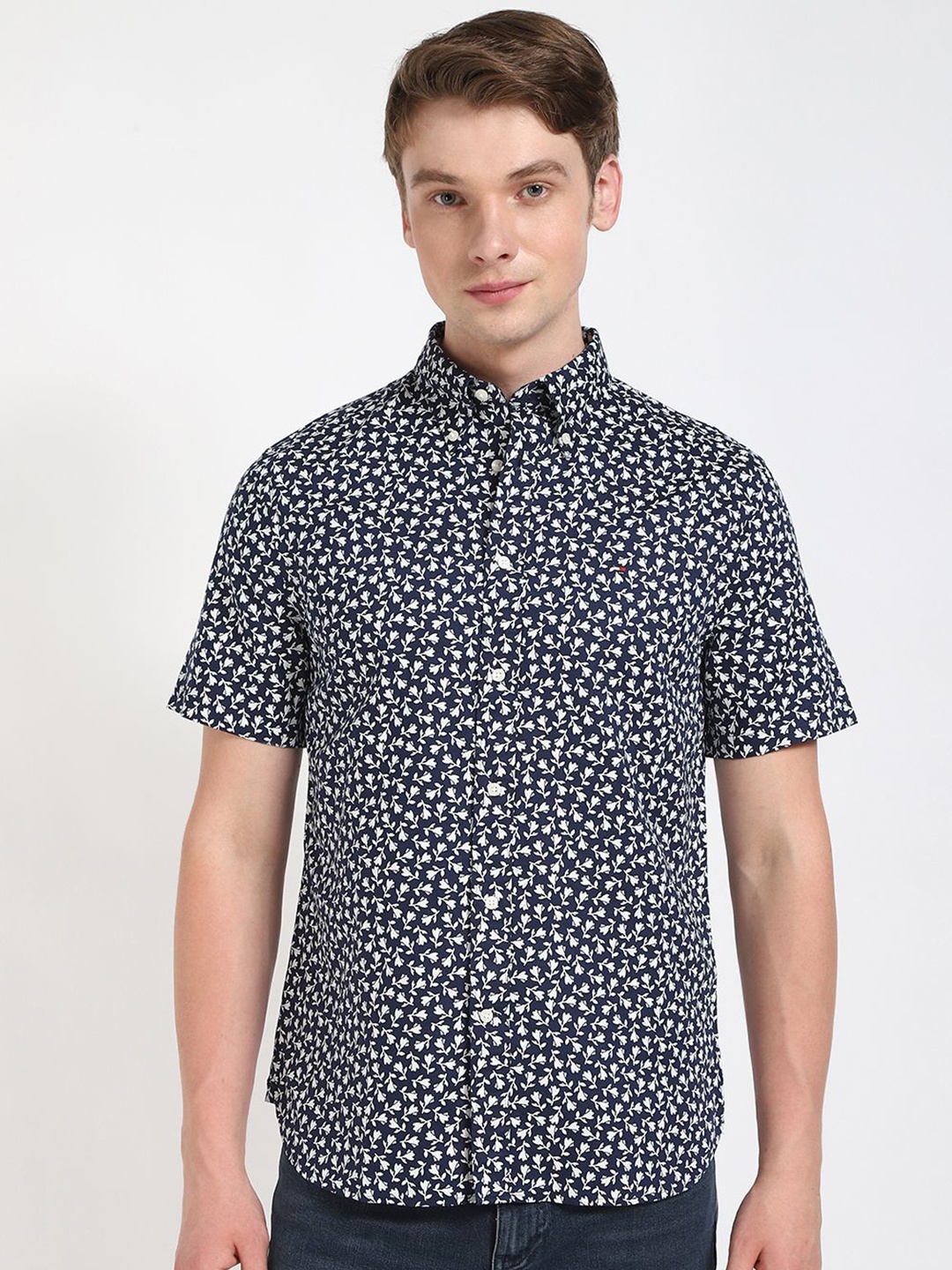 

Tommy Hilfiger Men Opaque Printed Casual Shirt, Blue