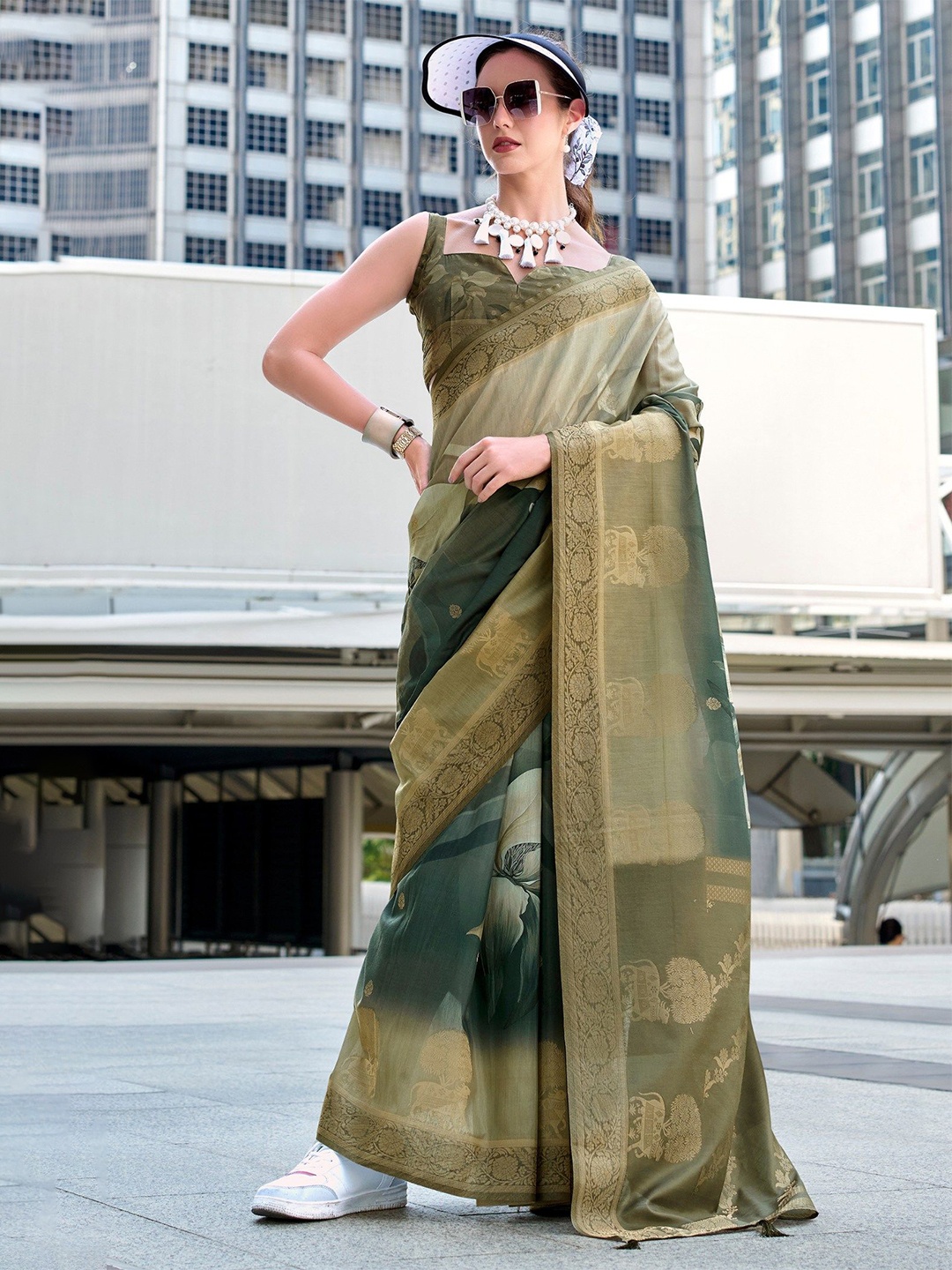 

MySilkLove Floral Silk Blend Banarasi Saree, Green