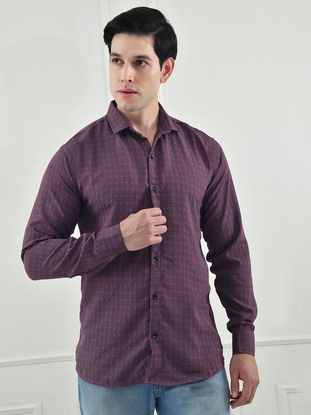 

Streetsutra Men Comfort Fit Spread Collar Textured Cotton Casual Shirt, Purple