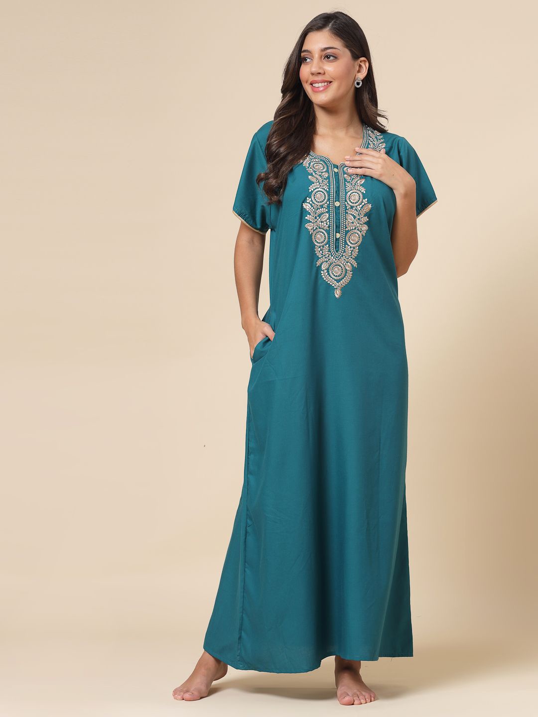 

CHUI MUI Embroidered Maxi Nightdress, Green