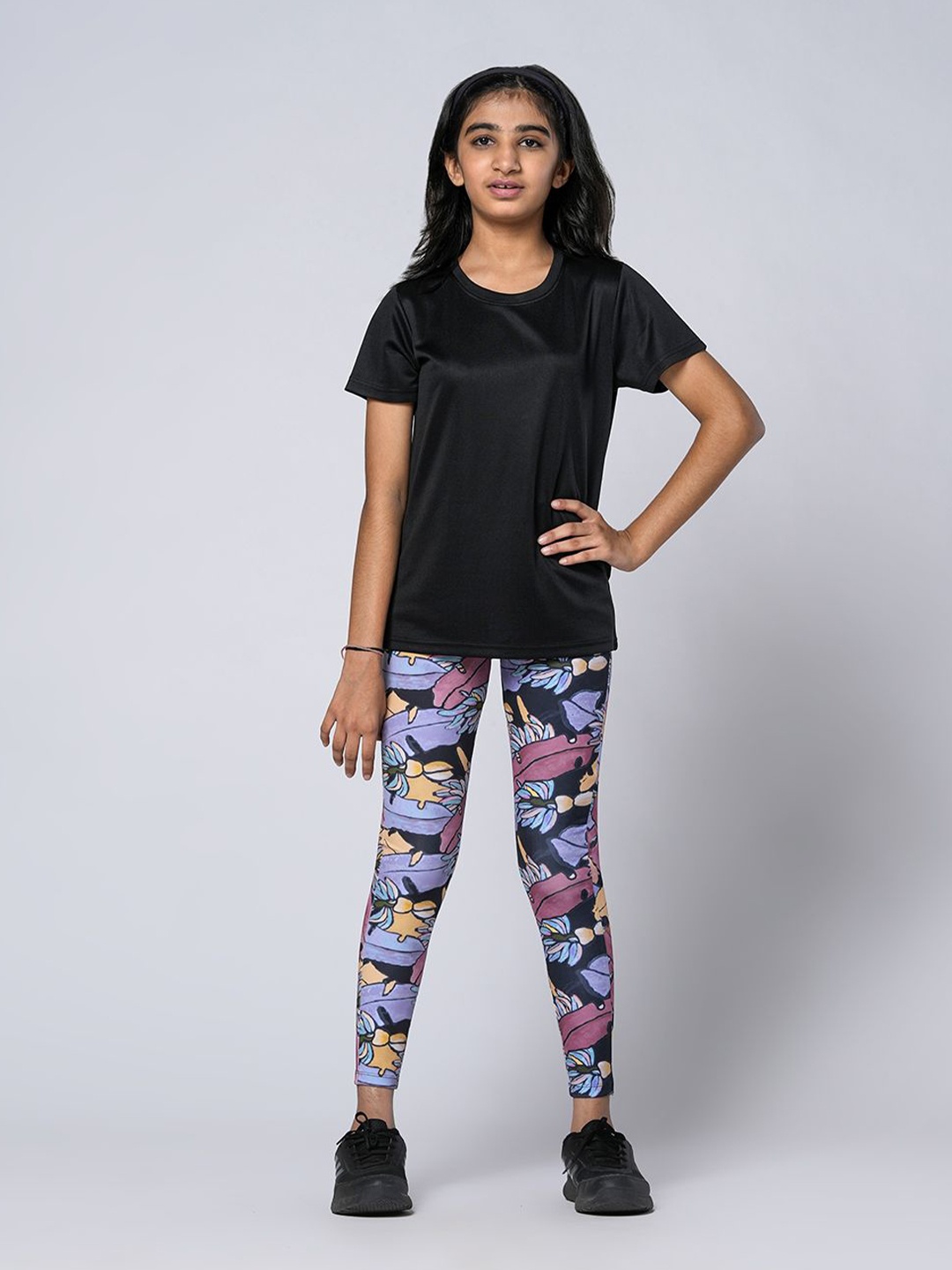 

UMILDO Girls T-shirt with Leggings, Black