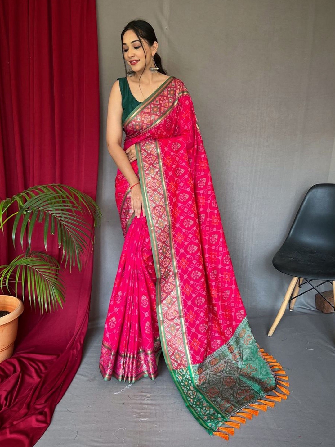 

KSM PRINTS Woven Design Zari Art Silk Saree, Pink
