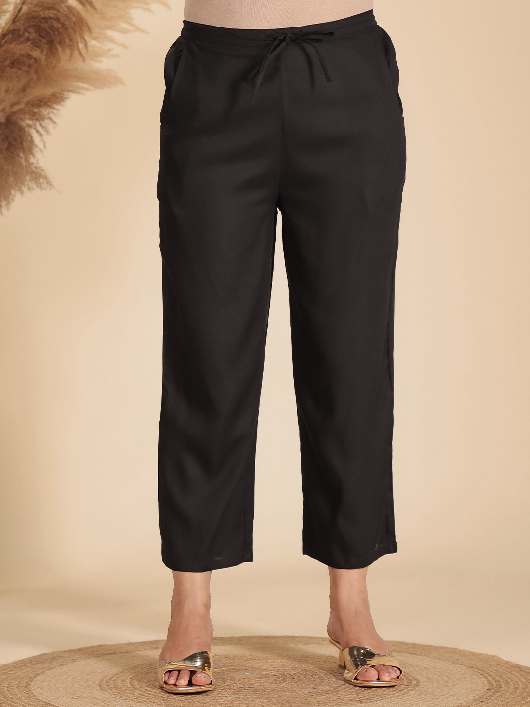 

Aramya Women Regular Fit Formal Trousers, Black