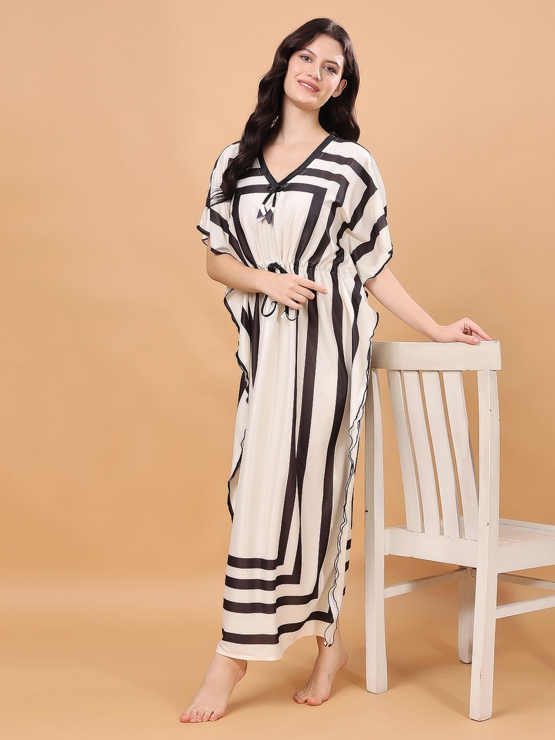 

CHUI MUI Printed Maxi Nightdress, Cream