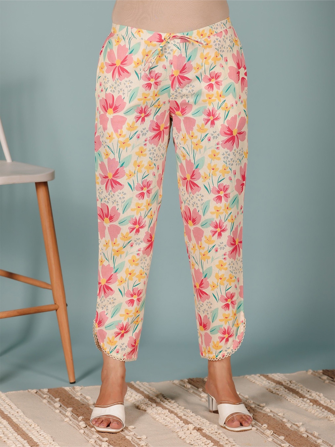 

Aramya Women Floral Printed Cotton Trouser, Cream