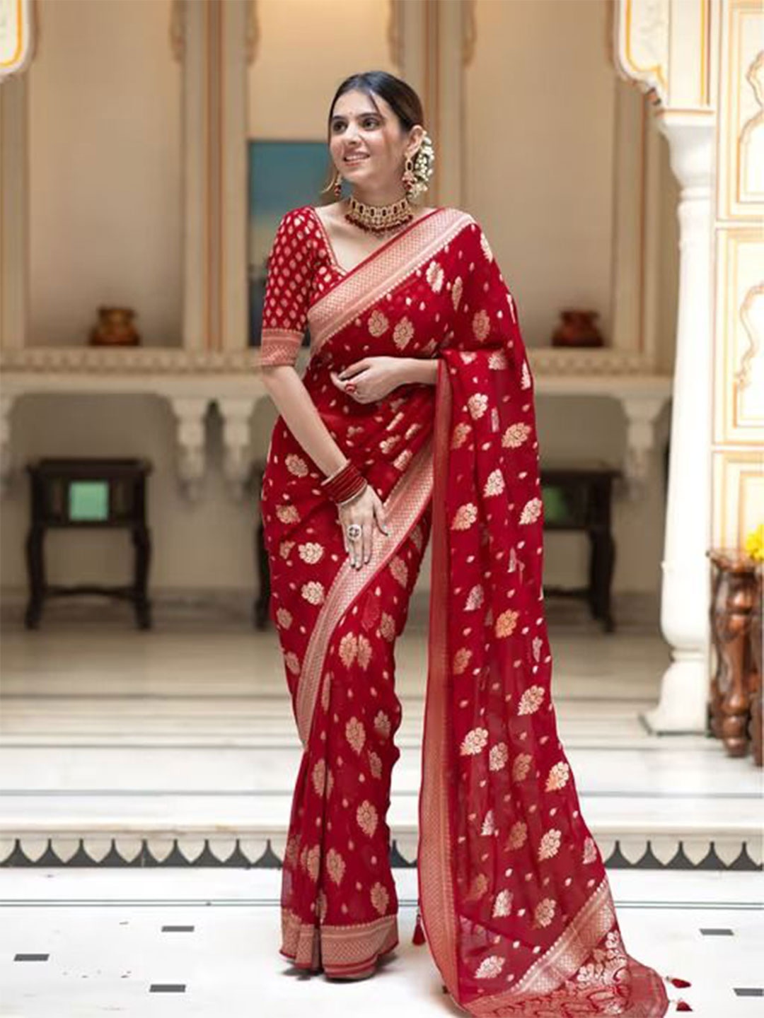 

MAGMINA Floral Patchwork Silk Blend Banarasi Saree, Red