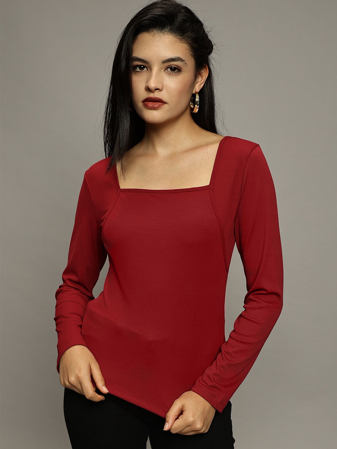 

The Roadster Lifestyle Co. Women Square Neck Long Sleeve Fitted Top, Maroon