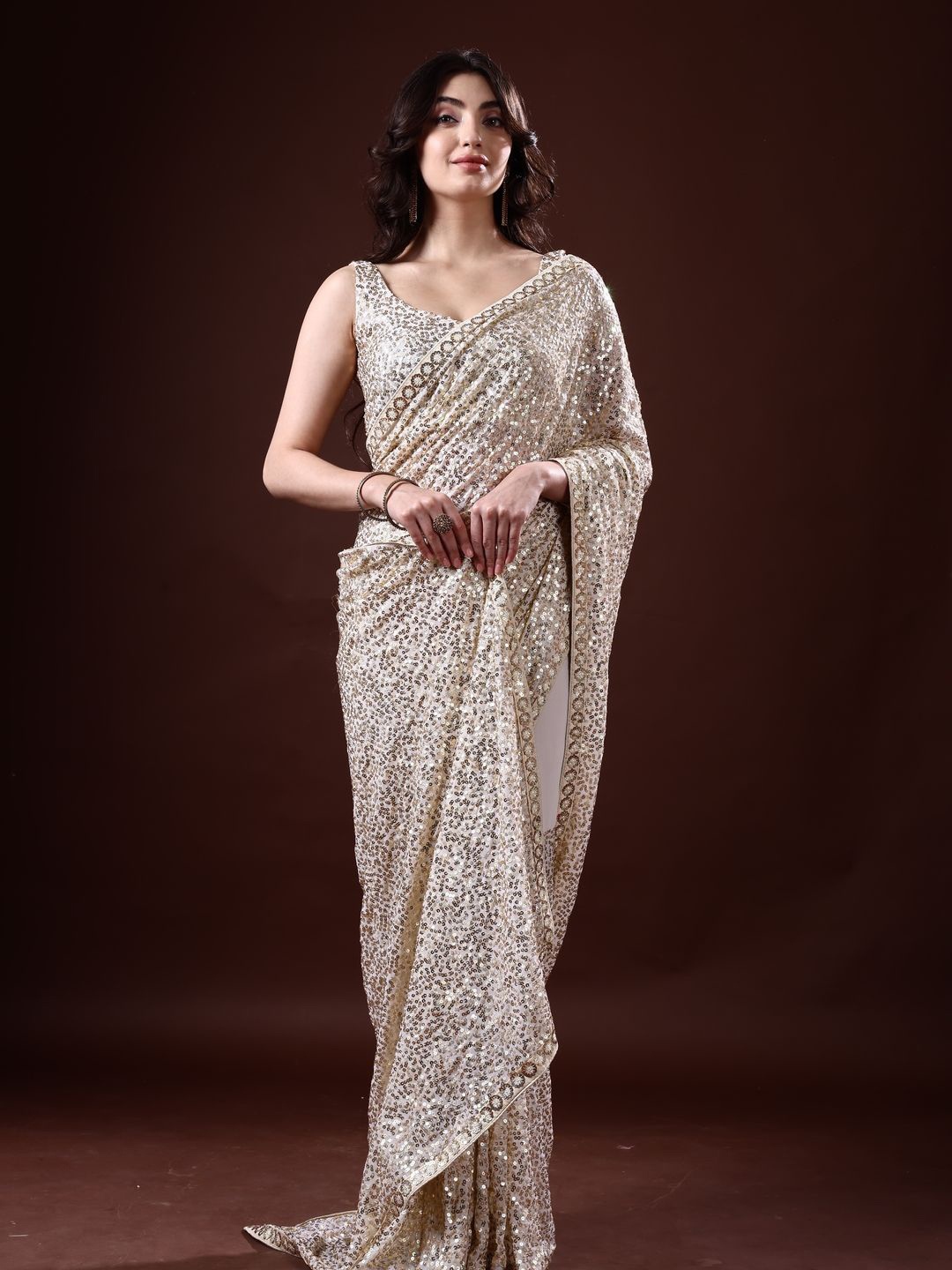 

Suha Embellished Sequinned Pure Georgette Saree, Gold