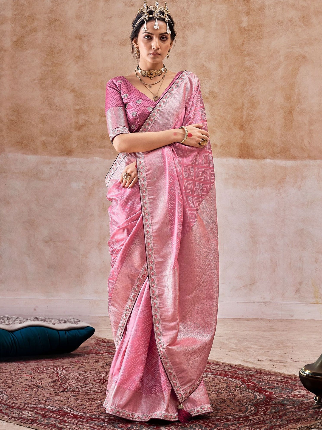

MySilkLove Bandhani Embroidered Saree, Pink
