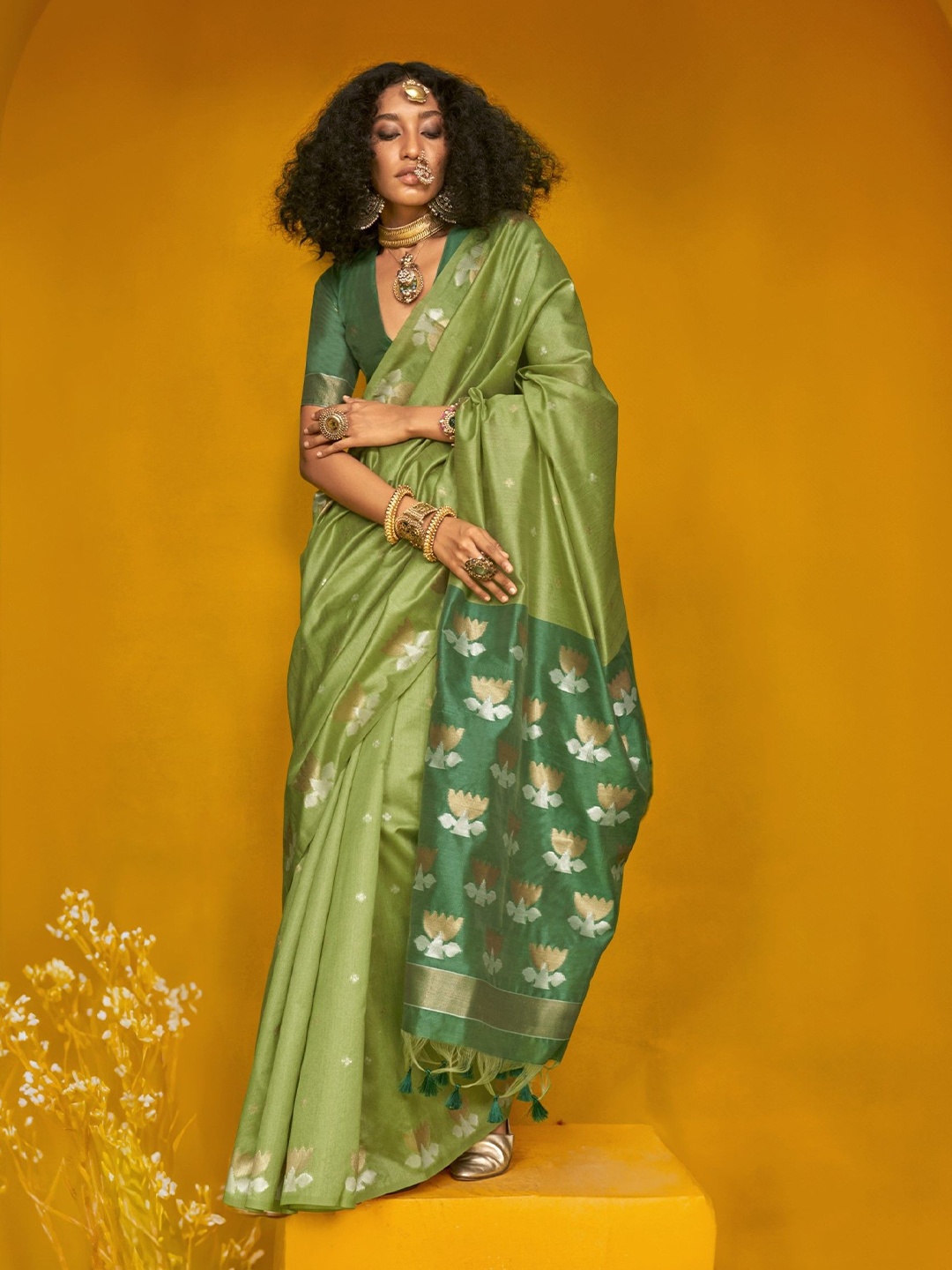 

bansari textiles Woven Design Zari Banarasi Saree, Lime green