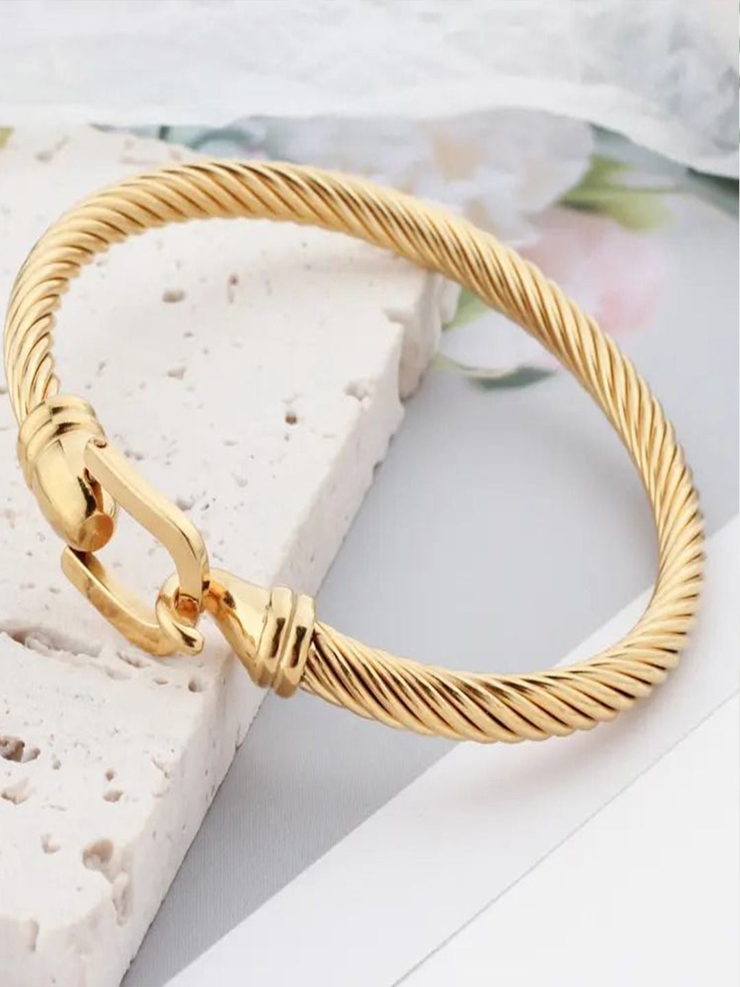 

DIVASTRI Gold-Plated Stainless Steel Anti-Tarnish Kada Bracelet