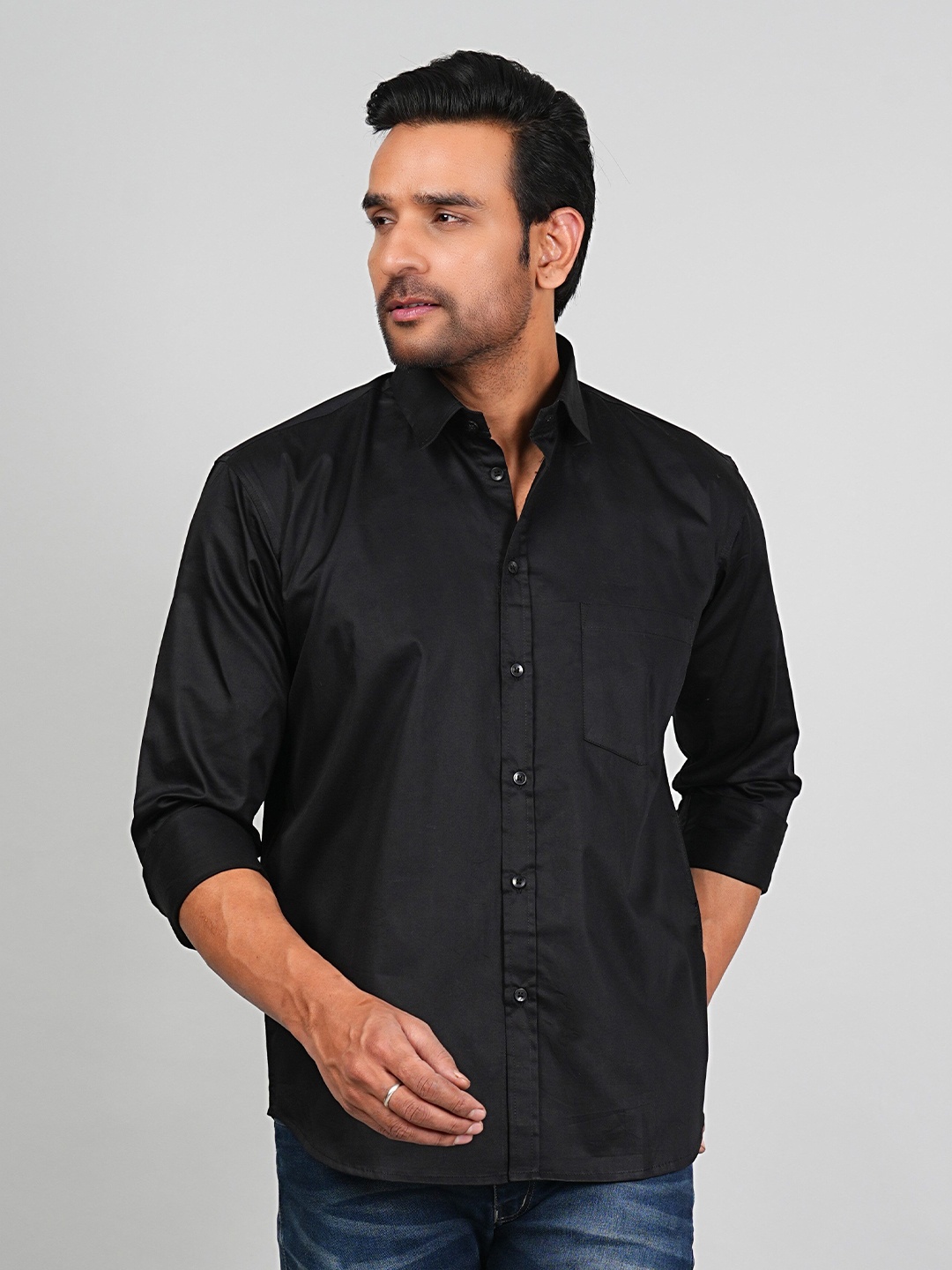 

VENITYWAVE Men Comfort Fit Spread Collar Solid Cotton Casual Shirt, Black