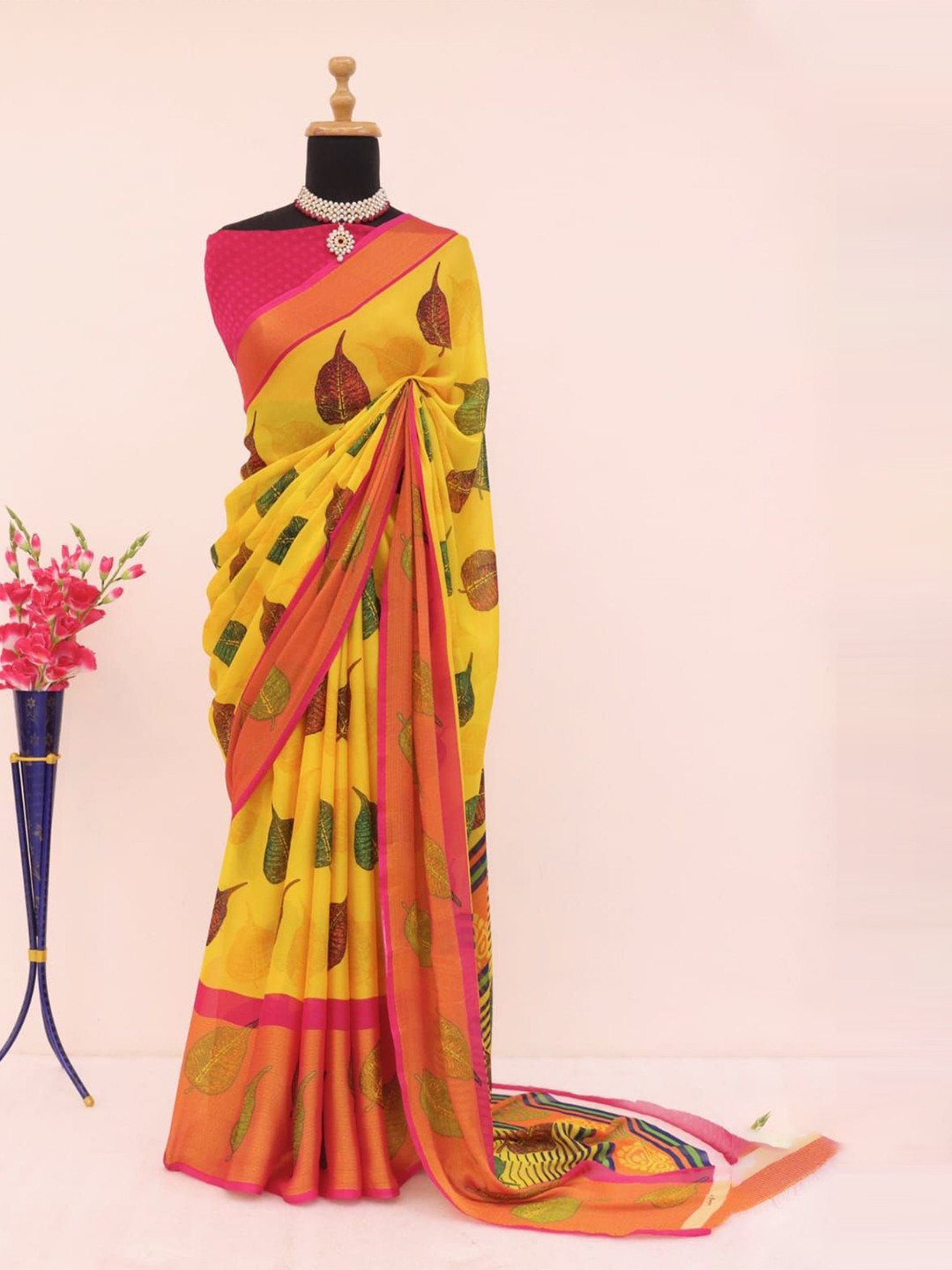 

MANSUBHA Floral Silk Blend Banarasi Saree, Yellow