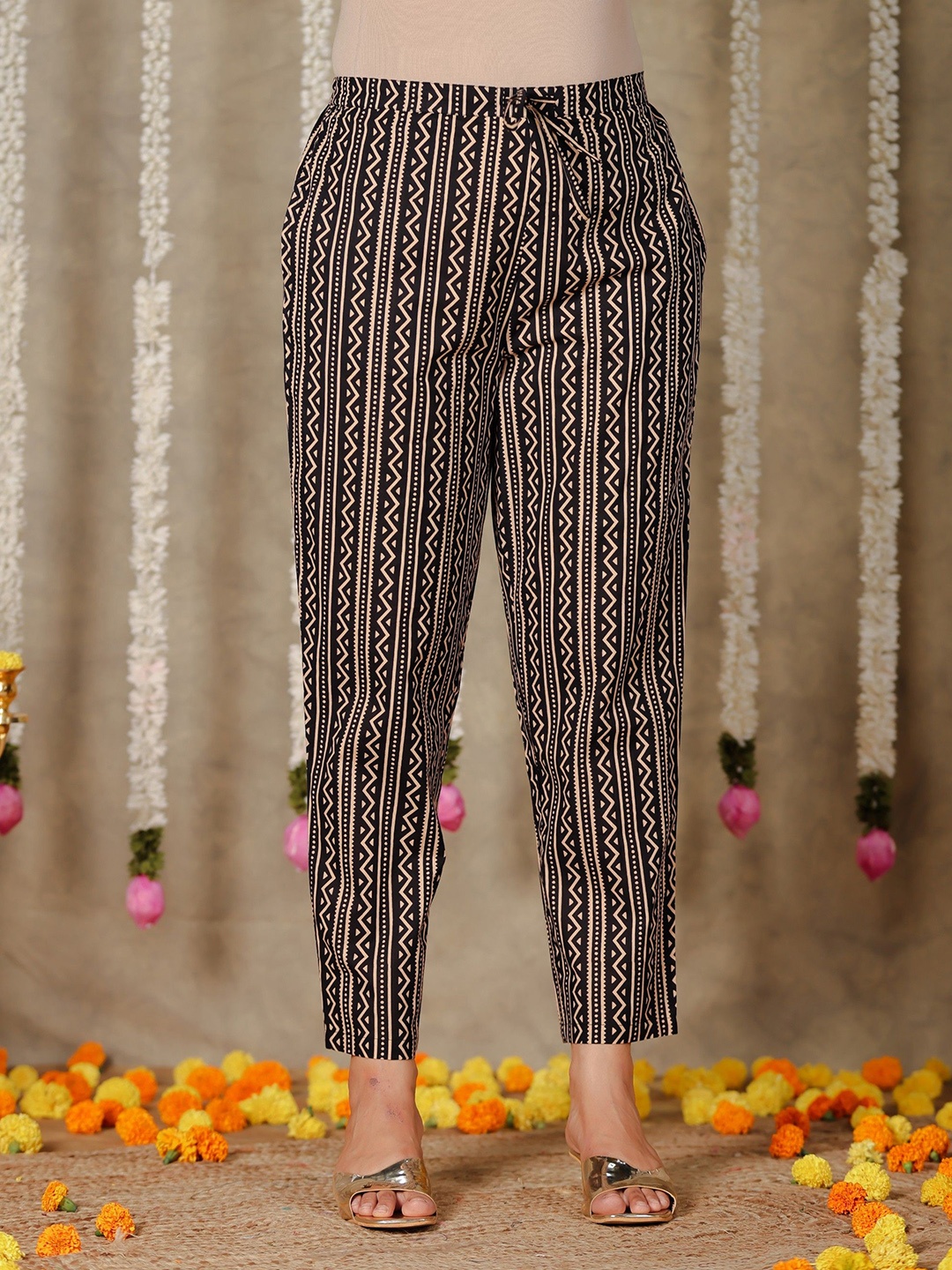 

Aramya Women Geometric Printed Cotton Ethnic Palazzos, Black