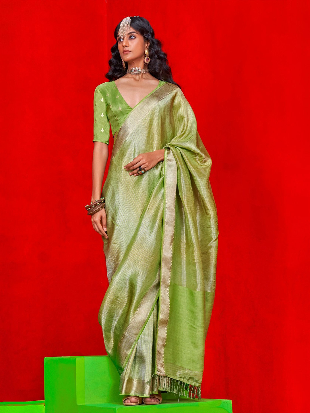 

MySilkLove Woven Design Saree, Green
