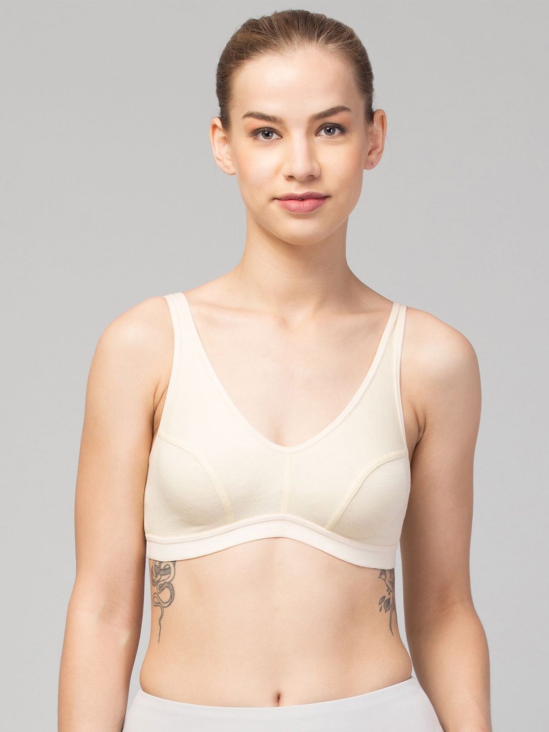 

HIRRUX Women T-shirt Seamless Full Coverage Bra, Beige