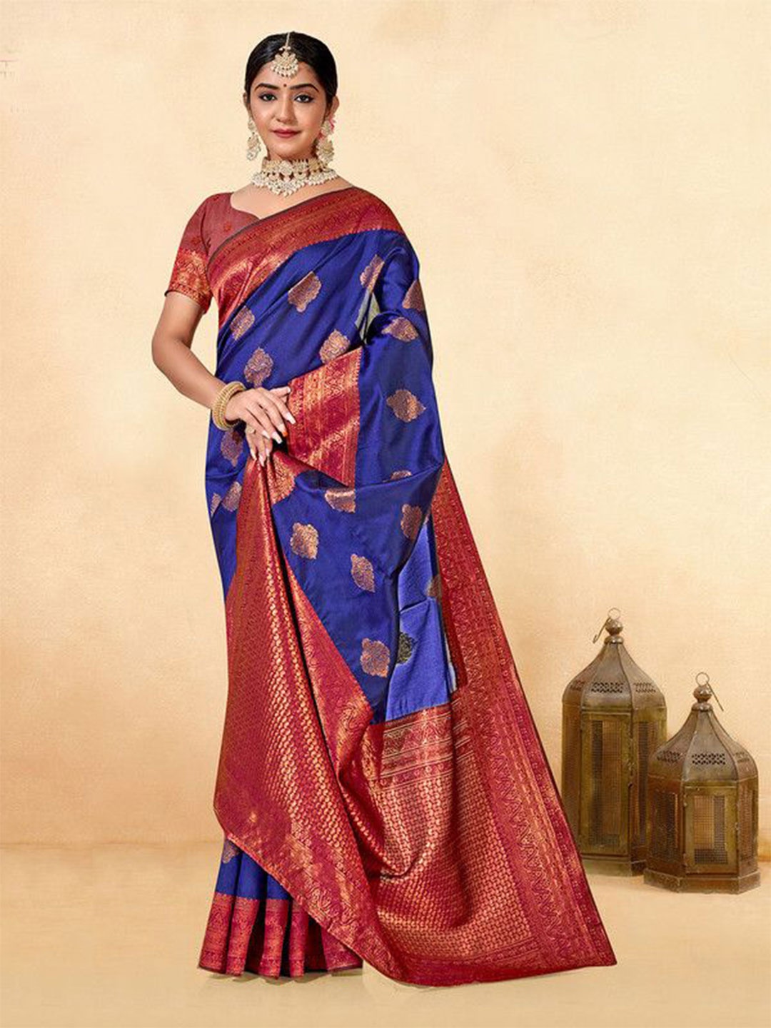 

sagarika Woven Design Zari Kanjeevaram Saree, Navy blue