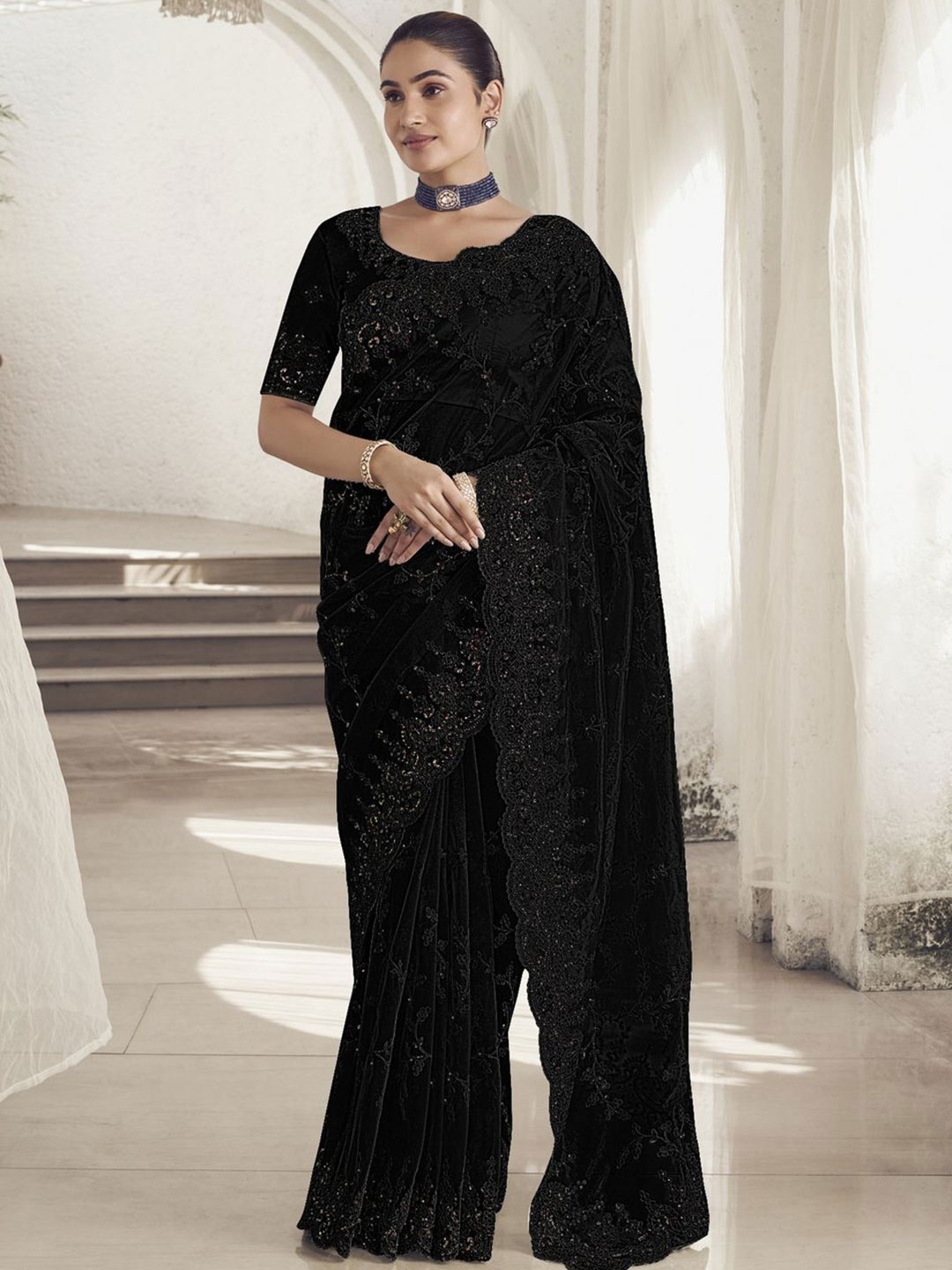 

Suha Embellished Sequinned Saree, Black