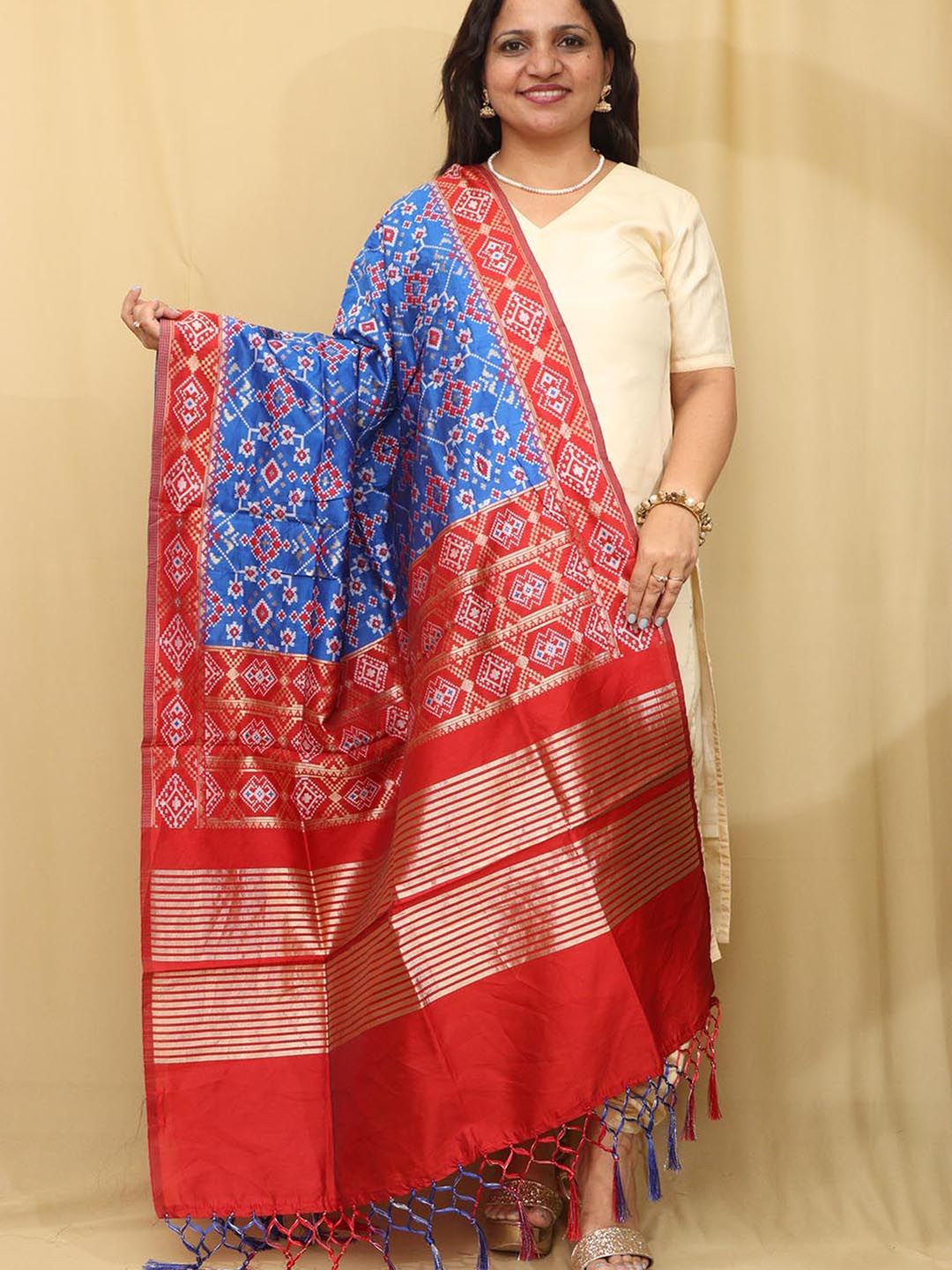 

Luxurionworld Geometric Printed Silk Dupatta, Blue