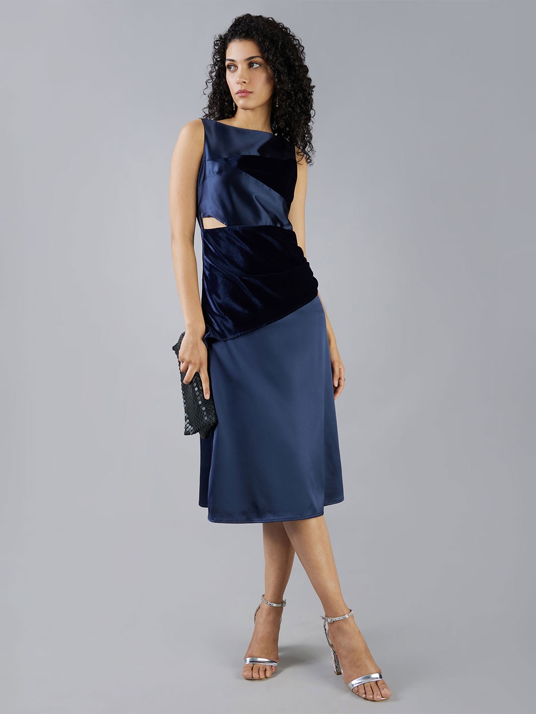 

MISH X Women Velvet A-Line Midi Dress, Blue